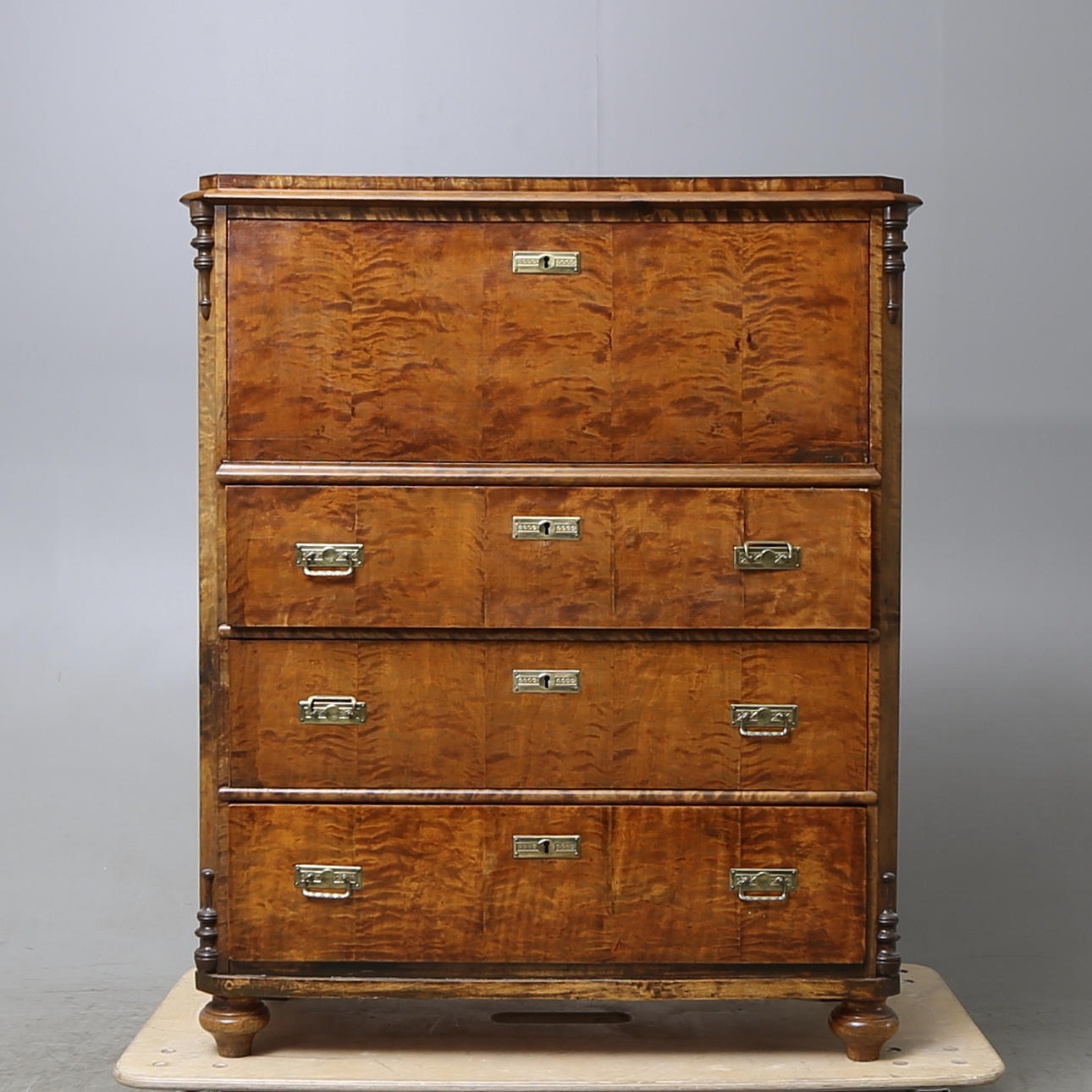 CHIFFONJÉ, 1800-tal.