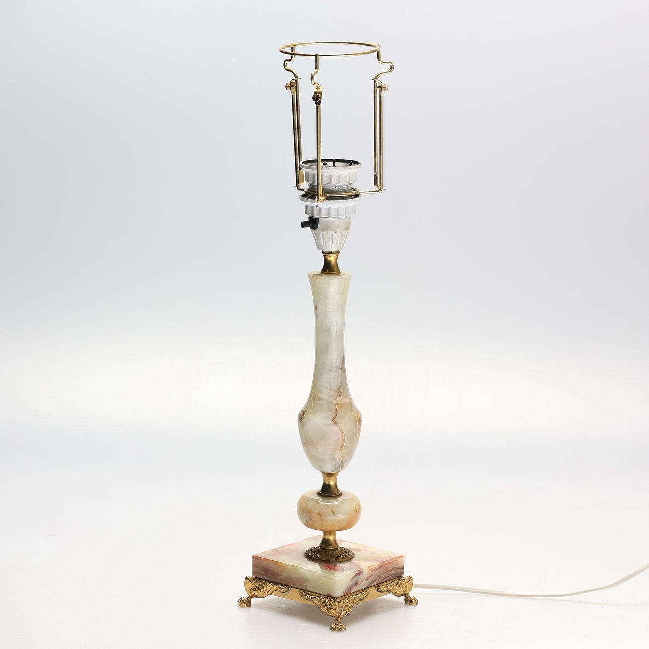 BORDSLAMPA. Alabaster, mässing, Italien.