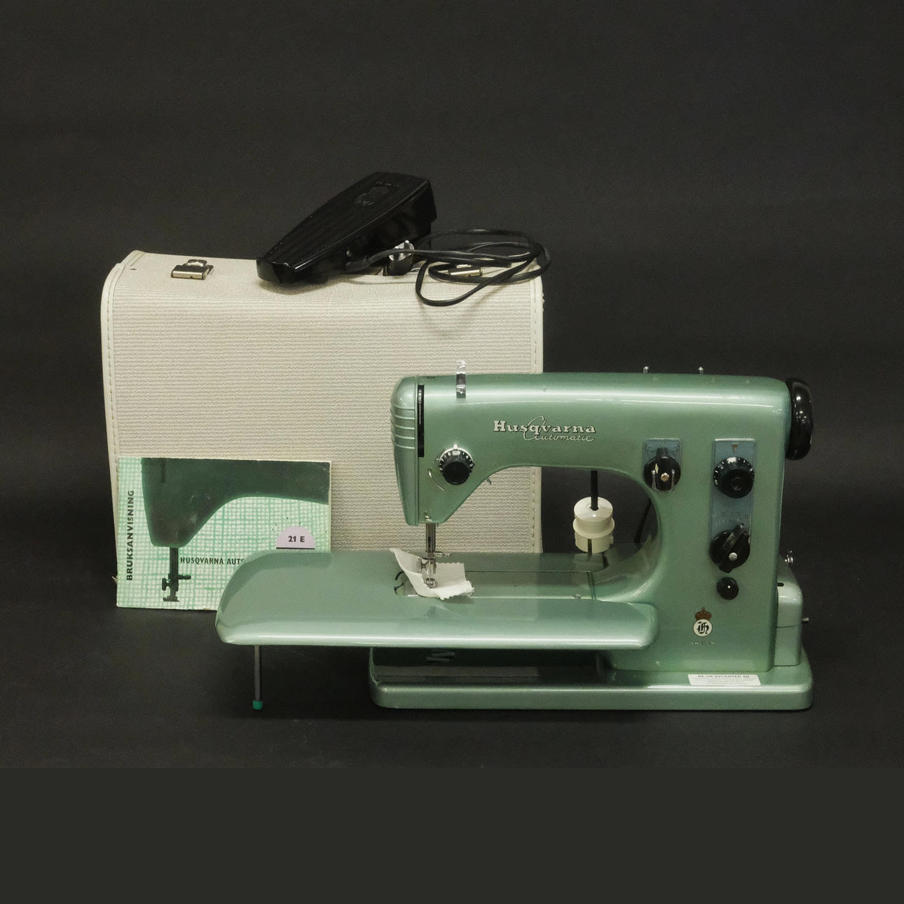 SEWING MACHINE, HUSQVARNA, AUTOMATIC, 21E.