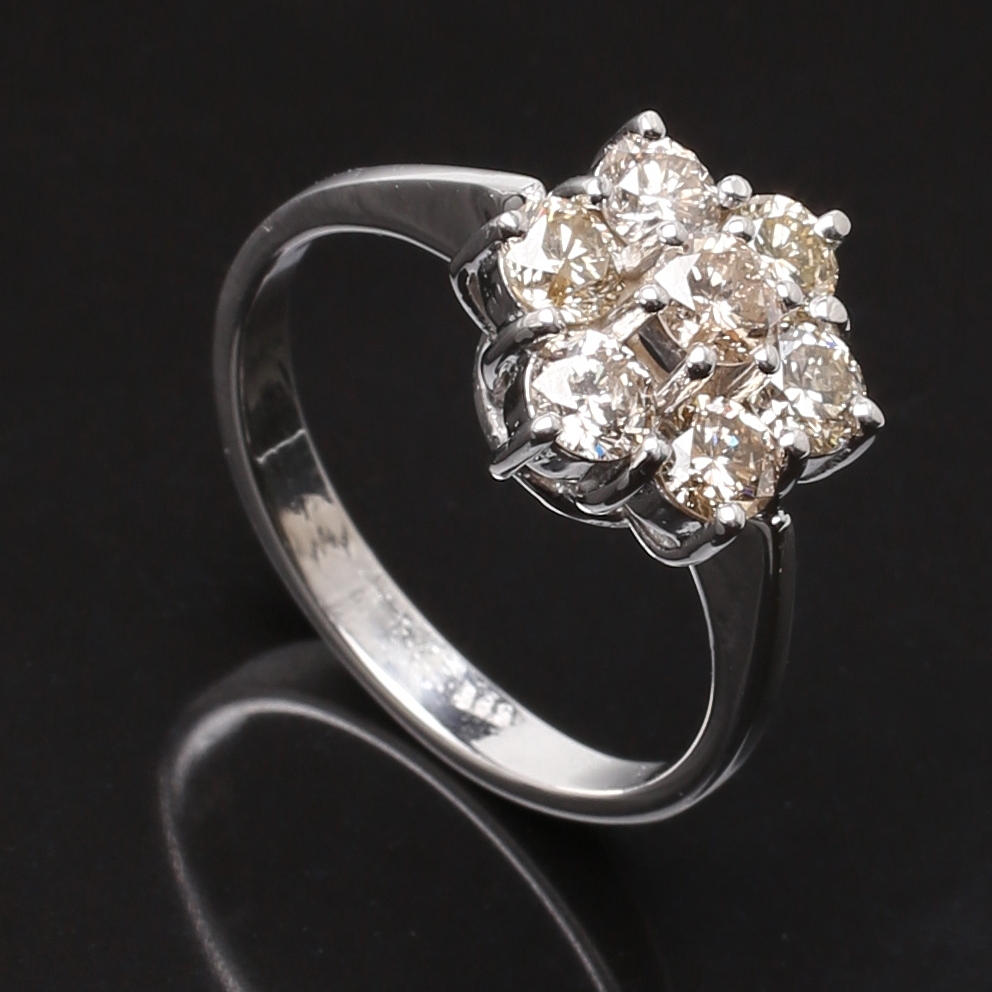 RING i 14 K vitguld med diamanter 1,40 ct.