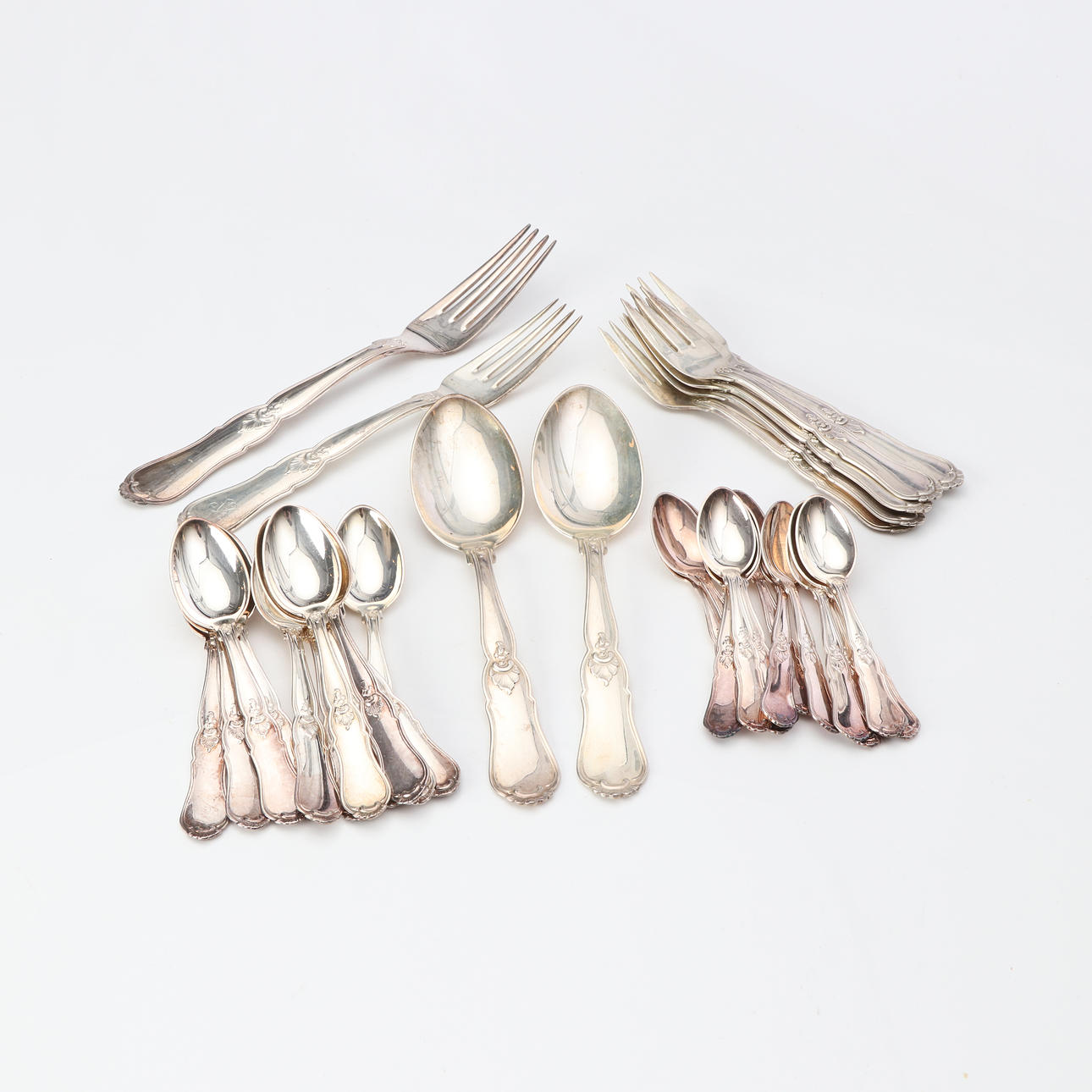 SILVERBESTICK, 33 DELAR. Vikt ca 680 gram.