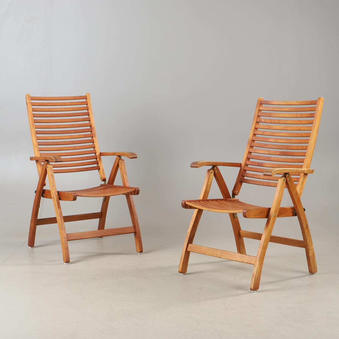 GARDEN CHAIRS, 1 pair, teak, 2000s.