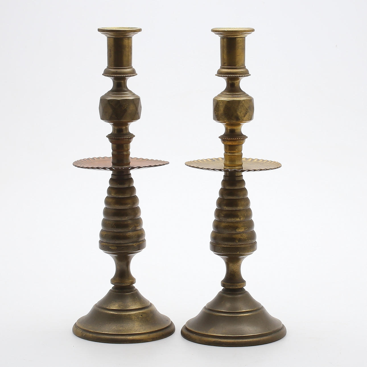 LJUSSTAKAR, ett par, mässing, 1900-tal.