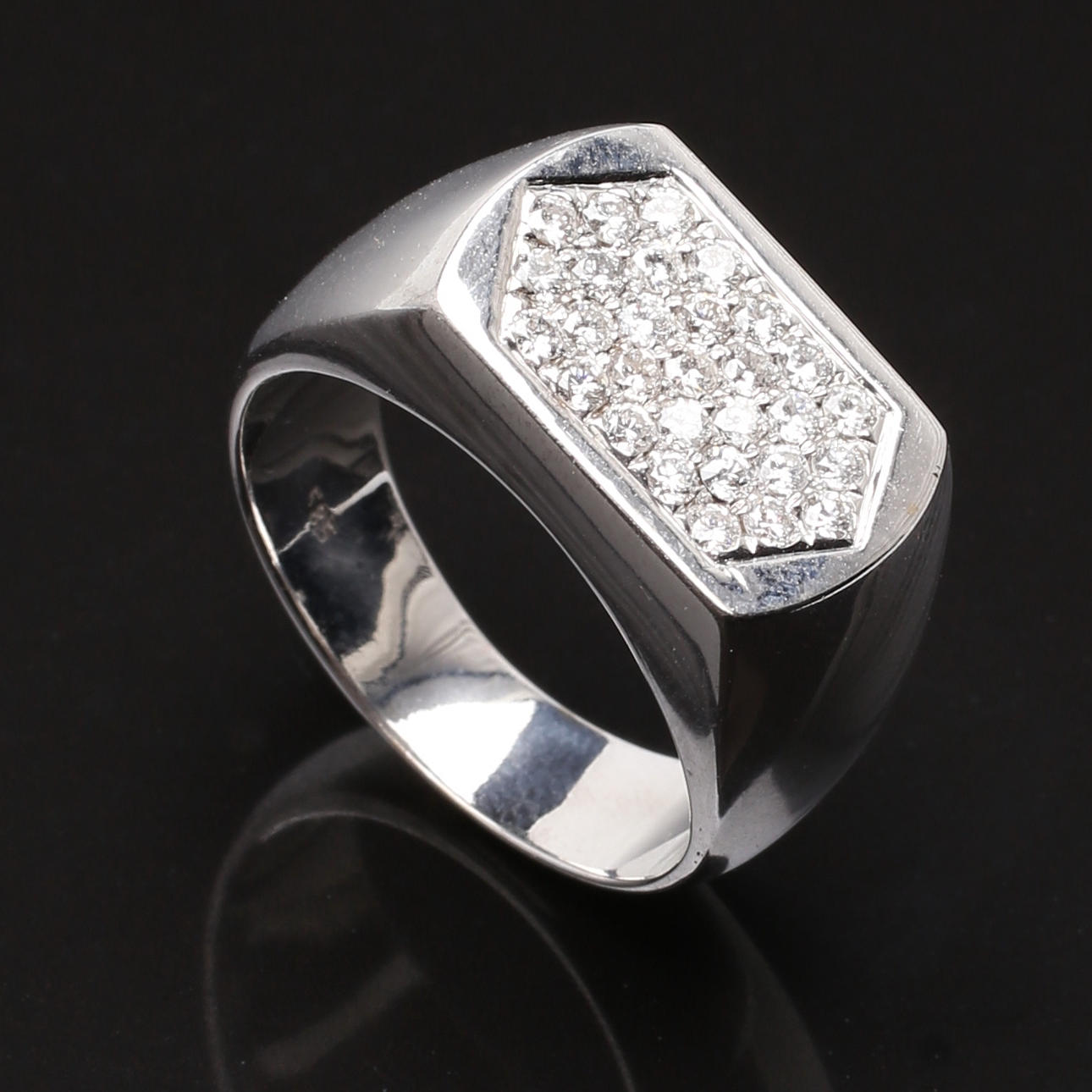 KLACKRING i 14 K vitguld med diamanter 0,70 ct.