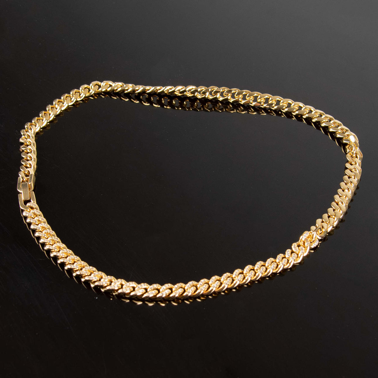 SONATA PAVE COLLIER. Guldpläterad.