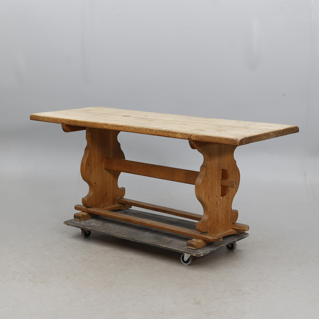 TRESTLE TABLE, oak, 20th century.