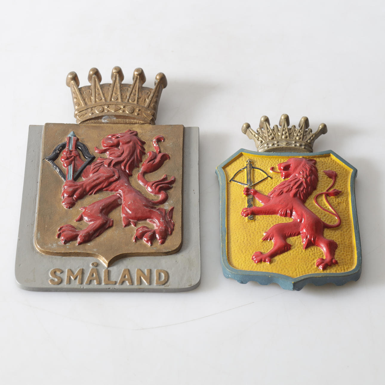 LANDSKAPSVAPEN, 2 st, metall, Småland.
