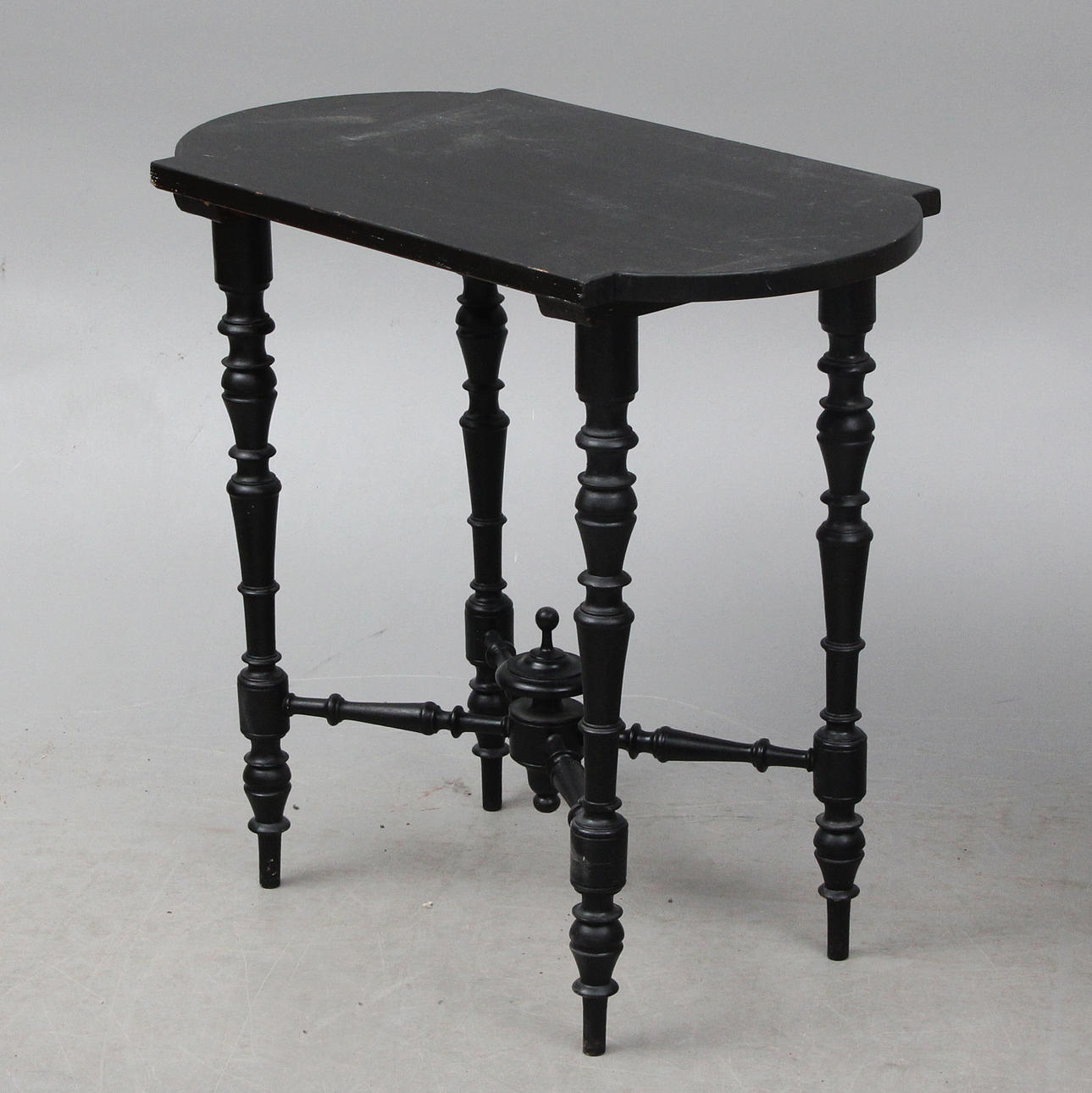 SALONGSBORD, ca 1880.