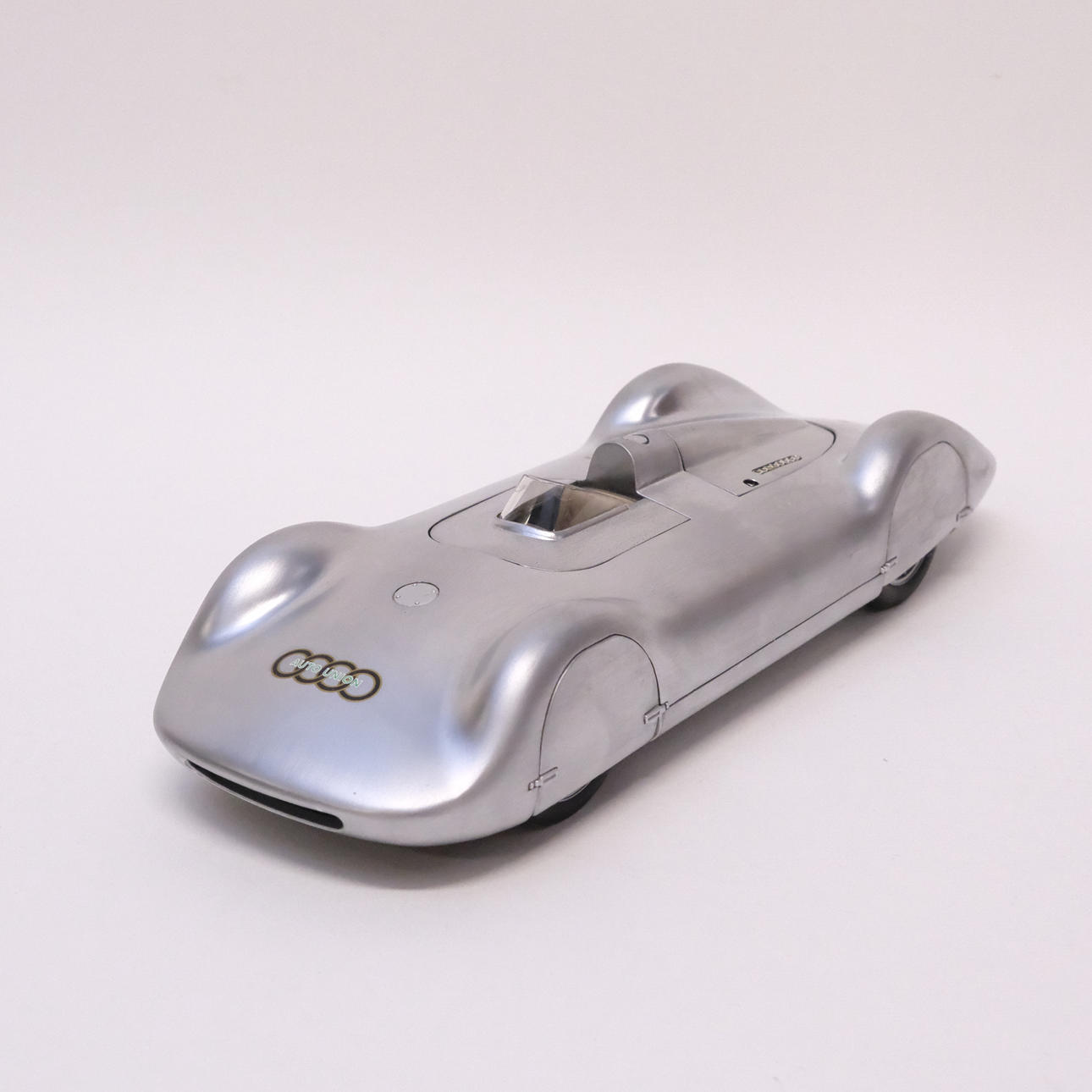 REVELL. MODELLBIL, AUTO-UNION. SKALA 1:18.