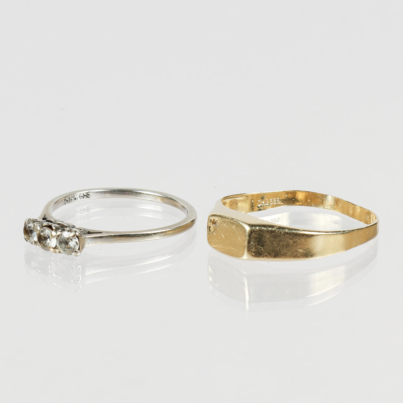 RINGAR 2 stycken 14k guld.