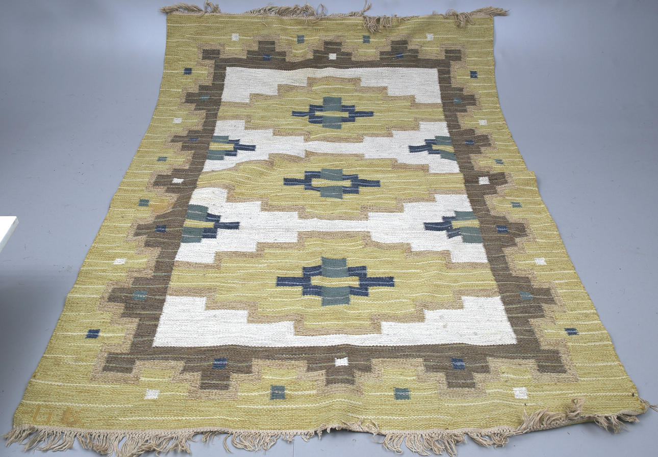 MATTA, röllakan, signerad GK, 240 x 174 cm.