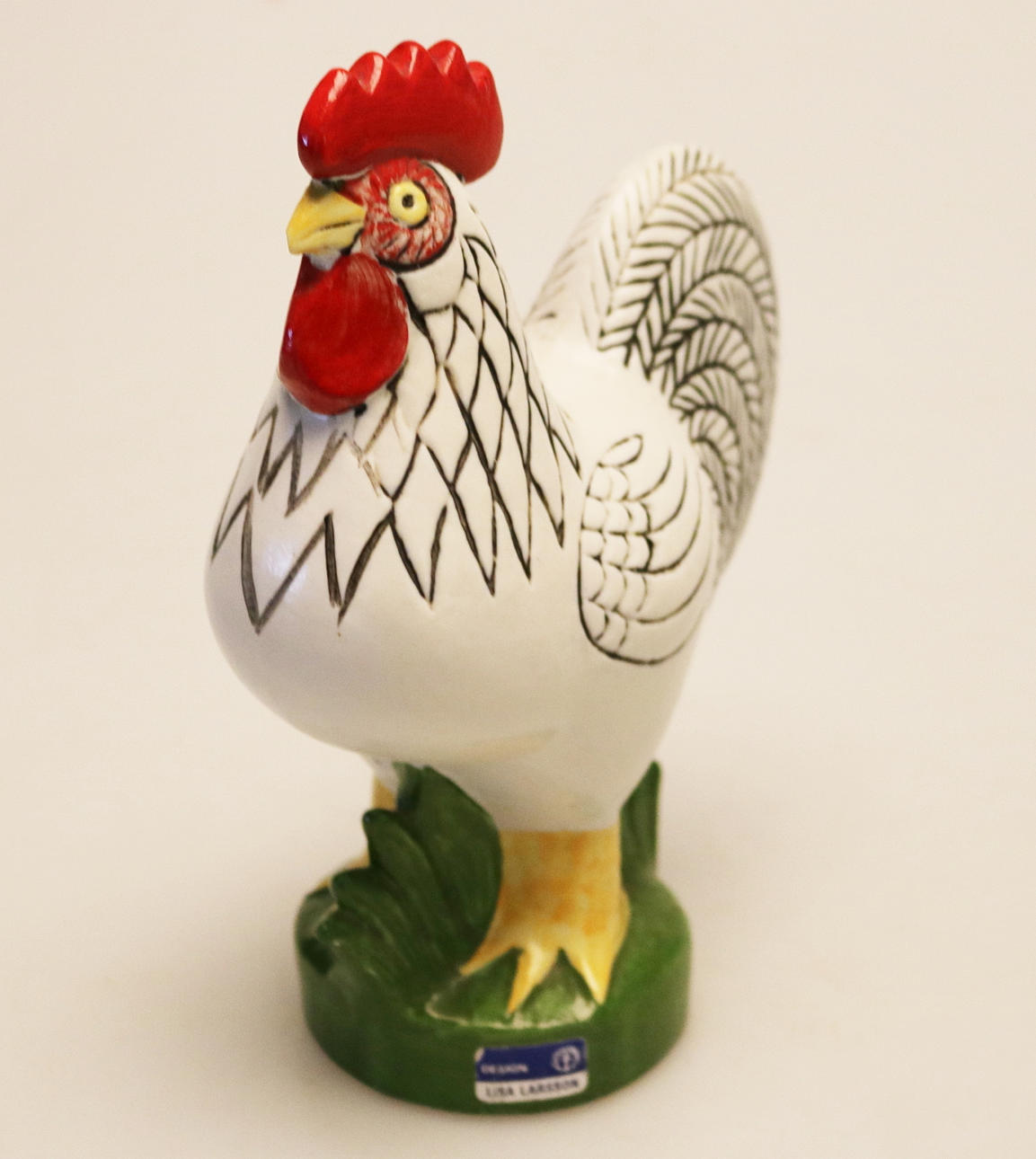 LISA LARSSON. Figurin, tupp, keramik, 1900-talets andra hälft.