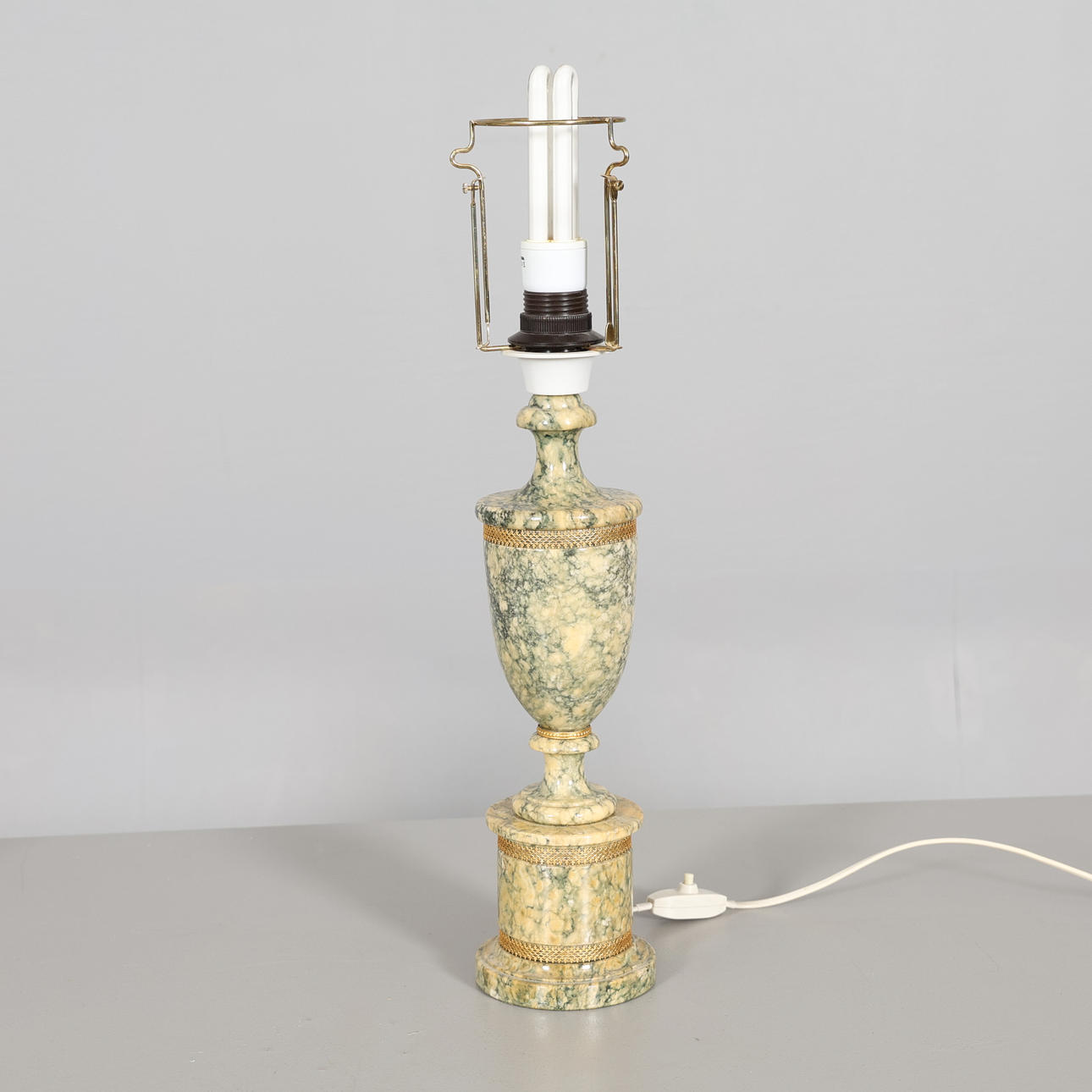 BORDSLAMPA, Alabaster.