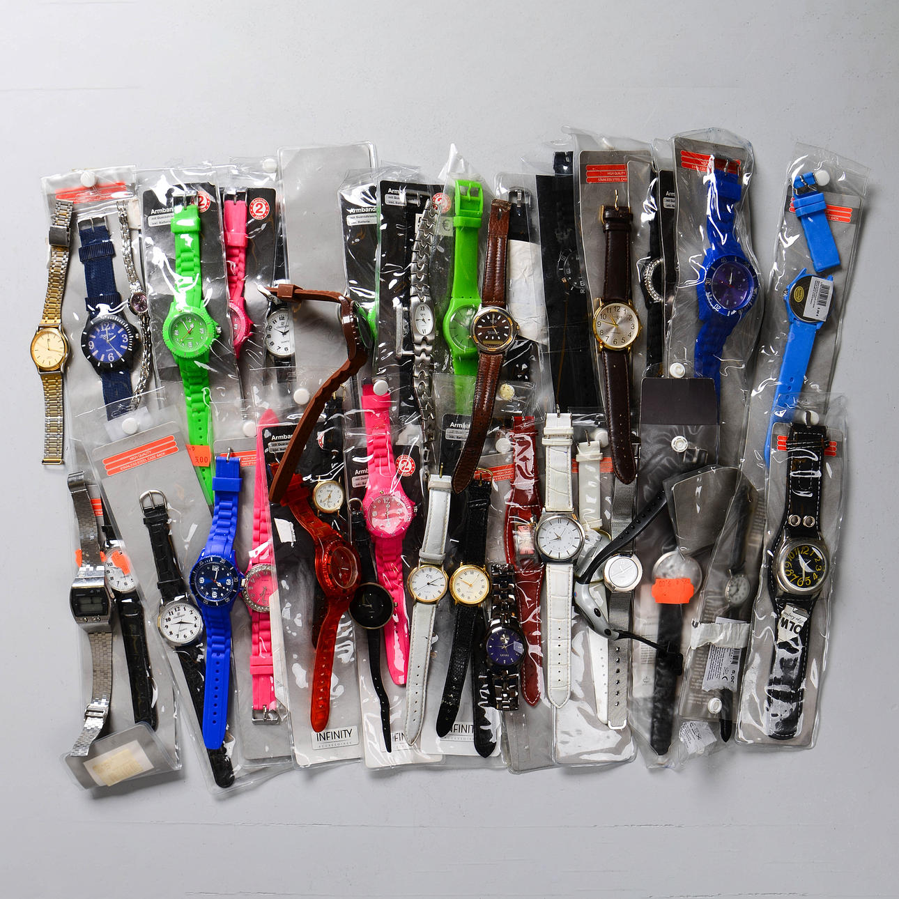 WRISTWATCHES, 60 pcs, quartz, including Casio, Citizen.