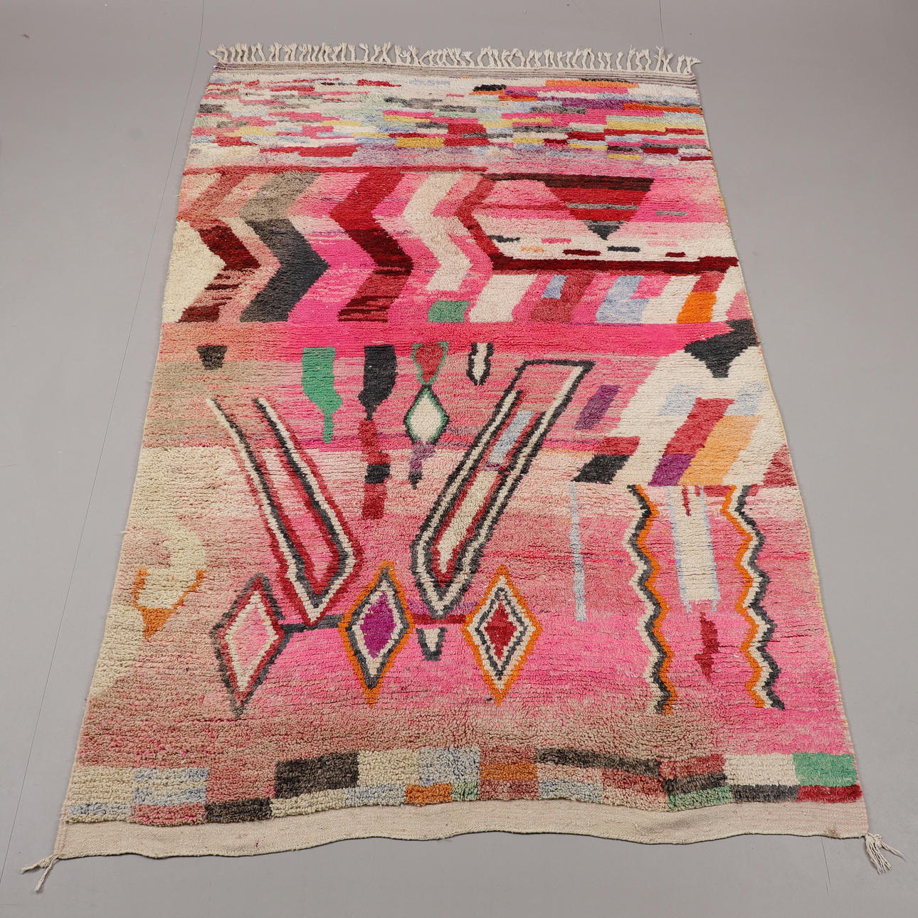 MATTA, vävd, Marrakech, Marocco, mått 325x200 cm.