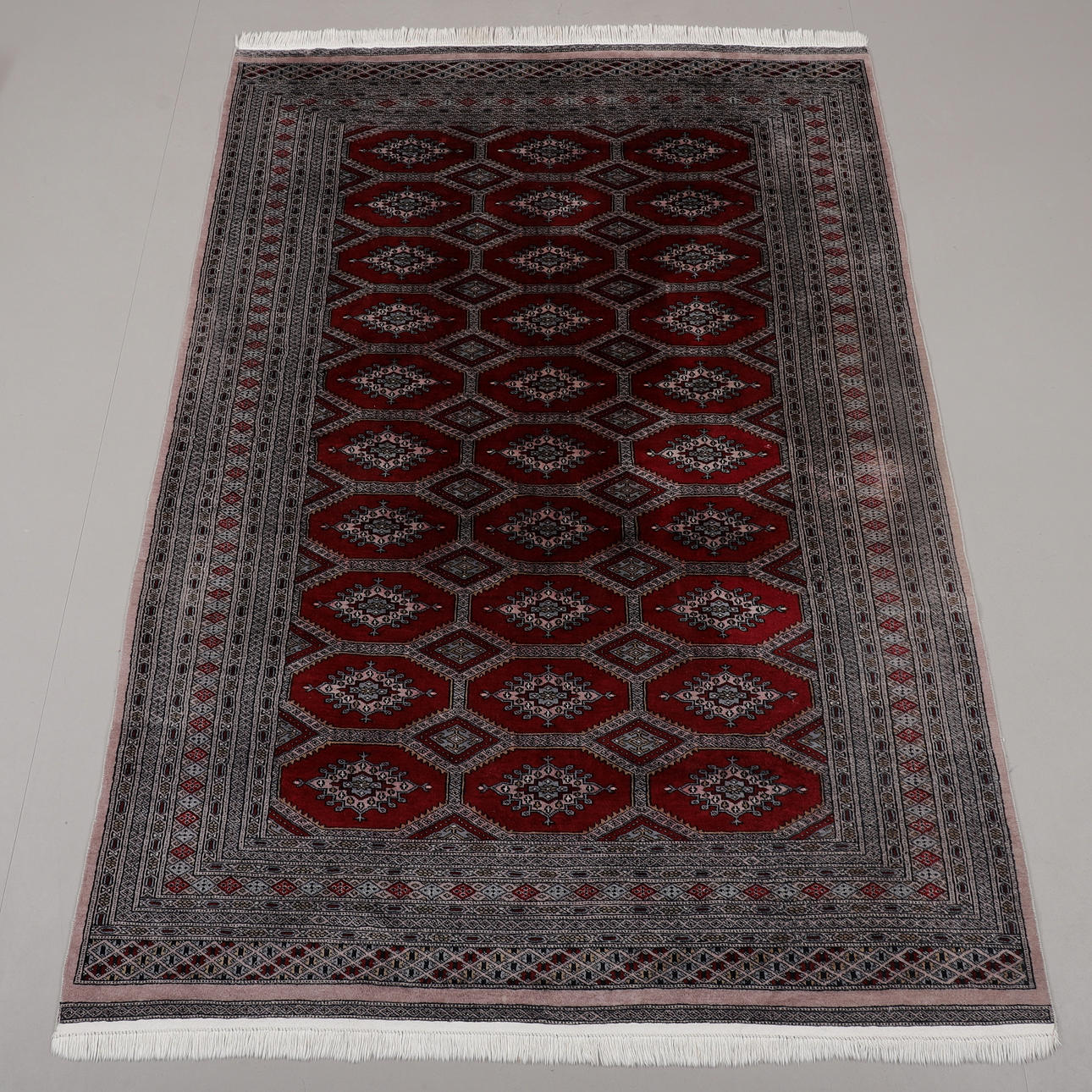 MATTA, orientalisk, mått 275x185 cm.
