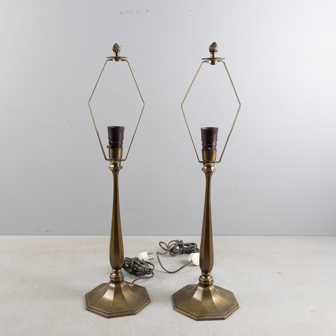 TABLE LAMPS, 1 pair, bronze, Art Déco.