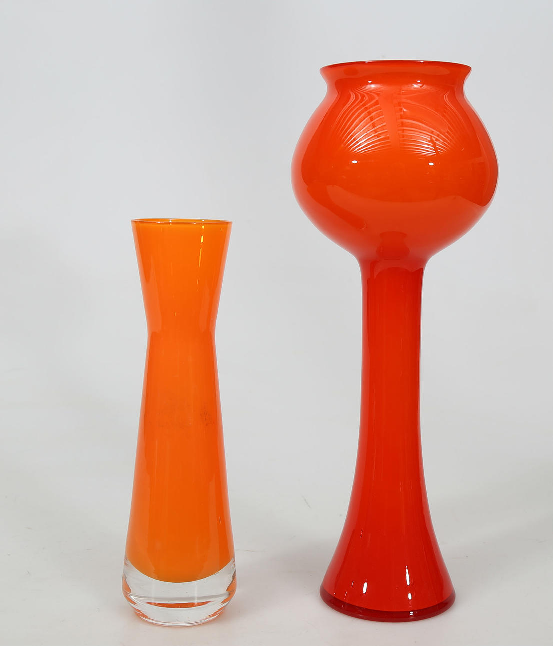 VASER, glas, 2 stycken,1900-talets andra hälft.