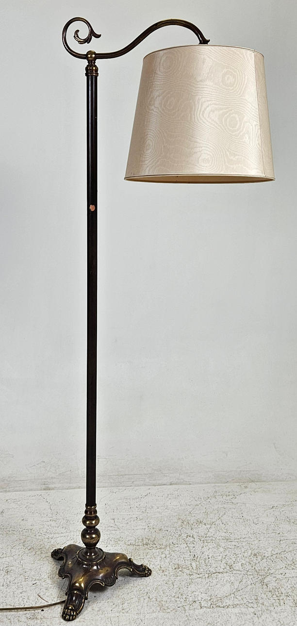 GOLVLAMPA, metall, 1900-tal.