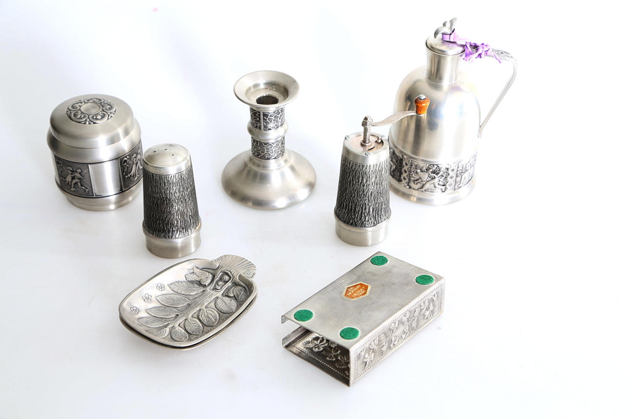 SAMLING TENN, 8 delar, GAB samt Norge, 1900-tal.