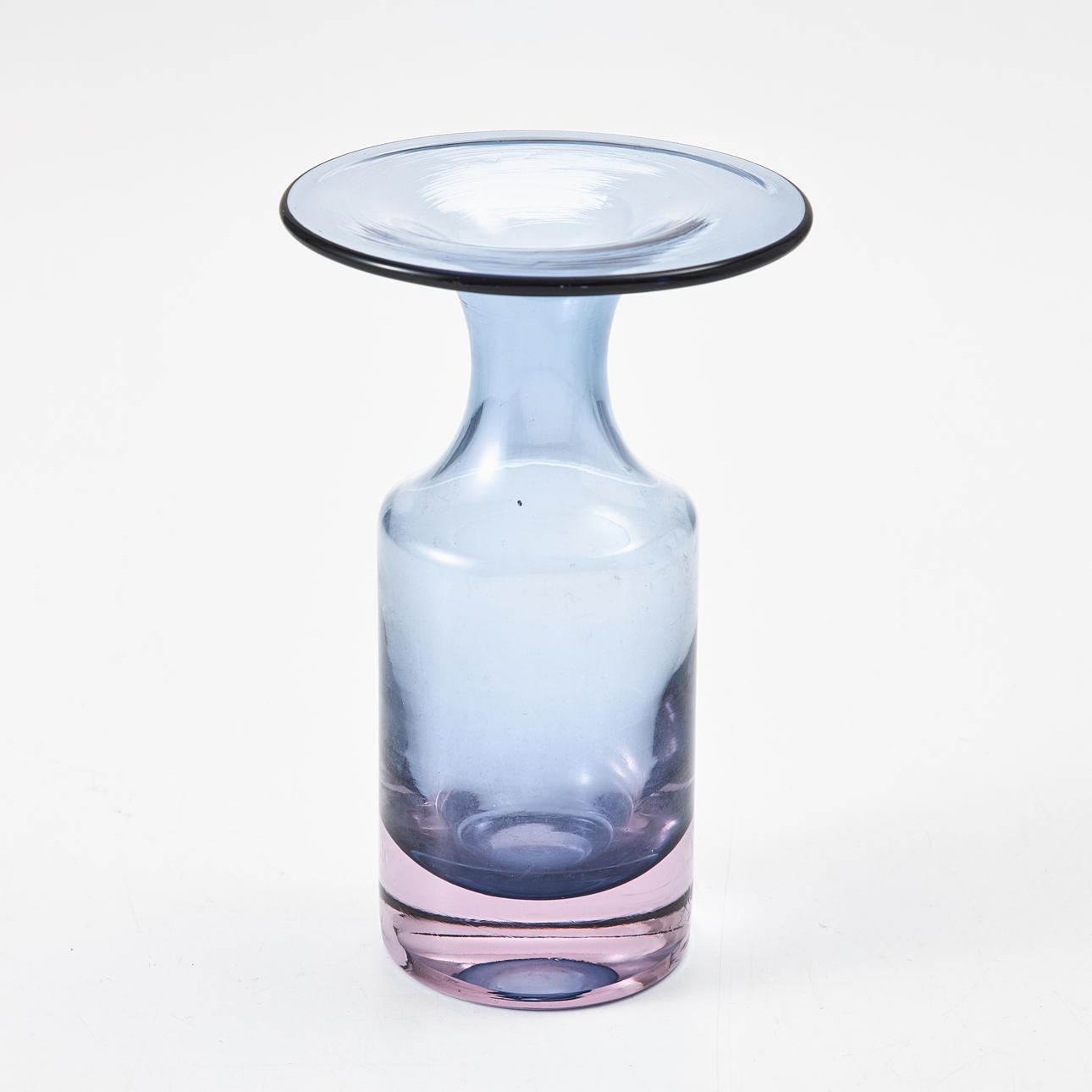 TAPIO WIRKKALA. Vase model 3539 for Iittala, purple and pink glass