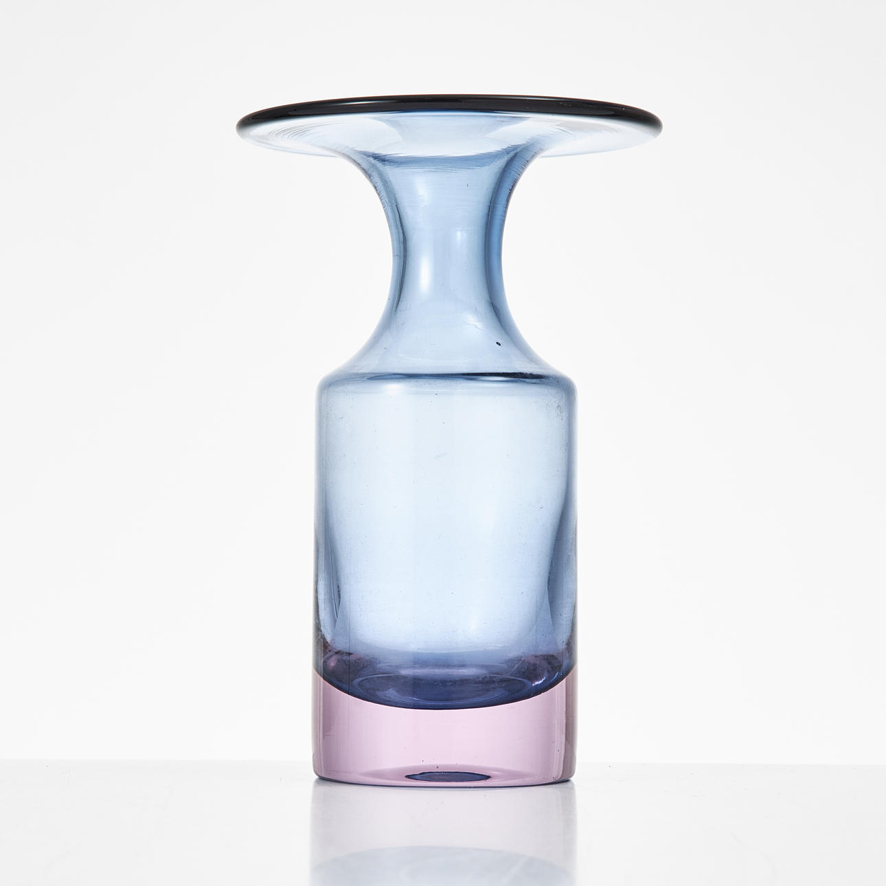 TAPIO WIRKKALA. Vase model 3539 for Iittala, purple and pink glass