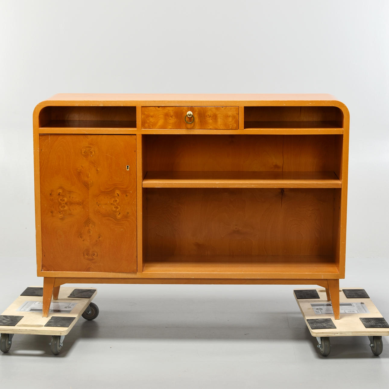 SIDEBOARD / RADIOMÖBEL, 1940–50-tal.