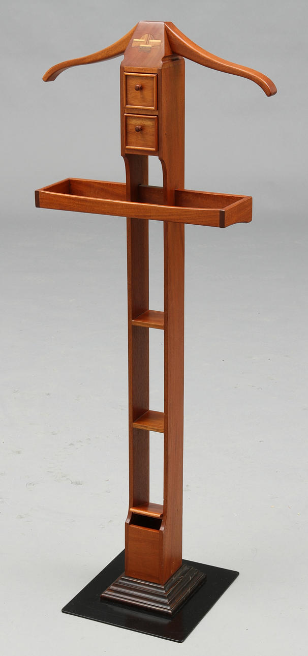 HERRBETJÄNT, Monett Collection.