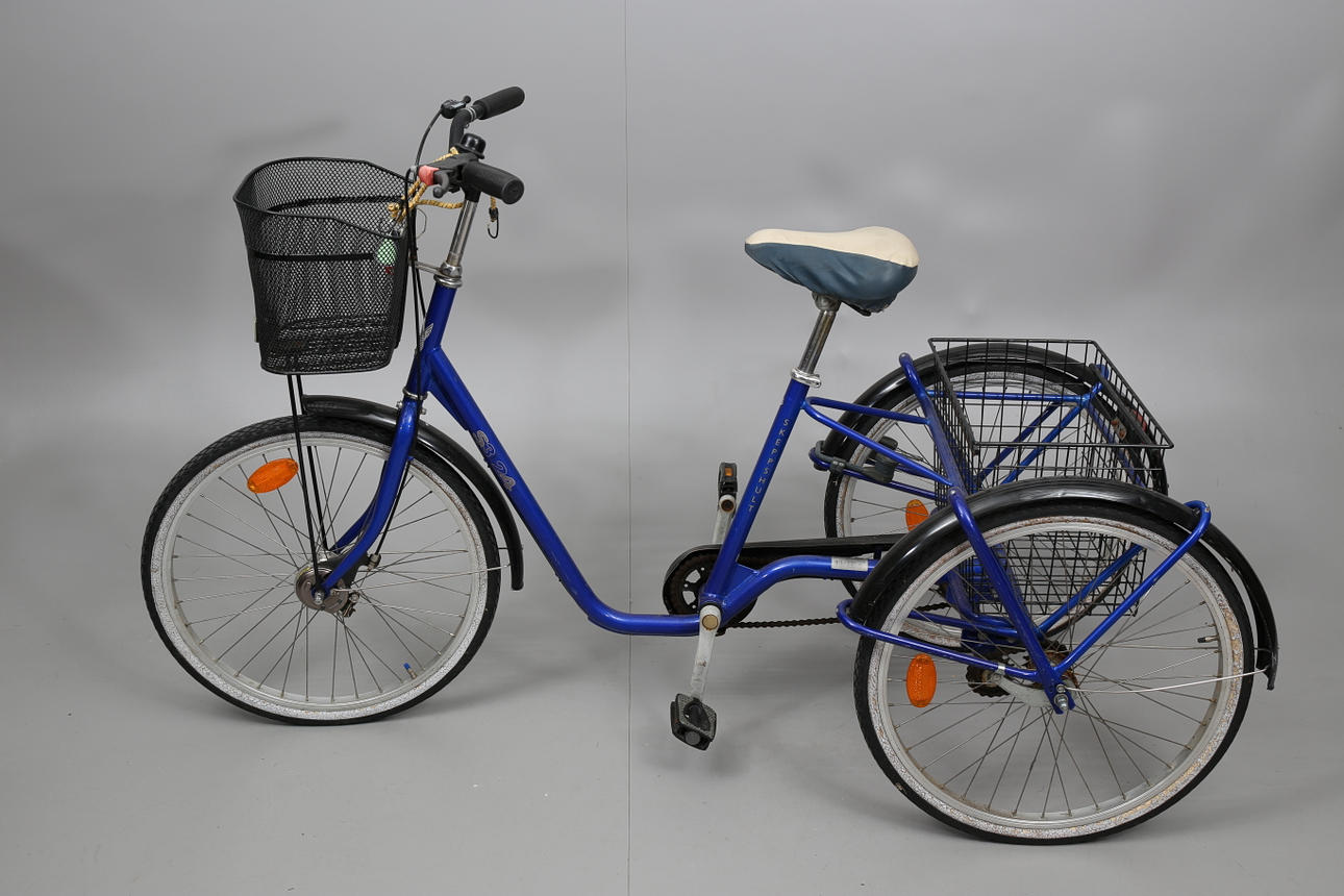 CYKEL, S3 24, 3-hjuling med lastkorg, 3 växlar, troligen 20 tum, Skeppshult.