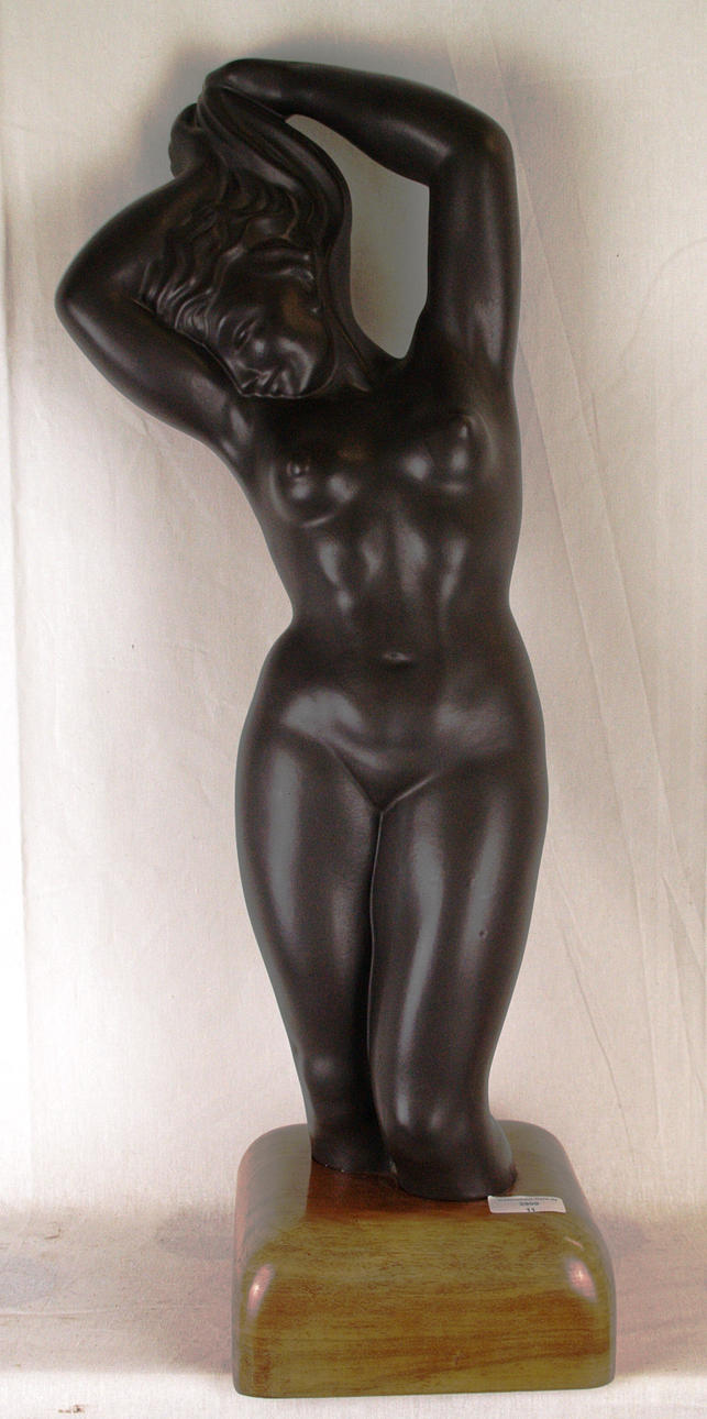 GIRAUD,LOUIS (1896 - 1985). BADARNA, kvinnlig naken, keramik.