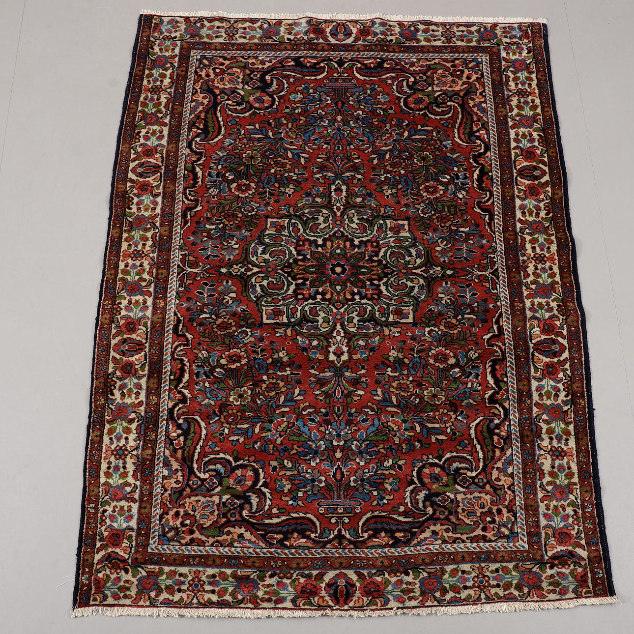 MATTA, persisk, 195 x 146 cm.