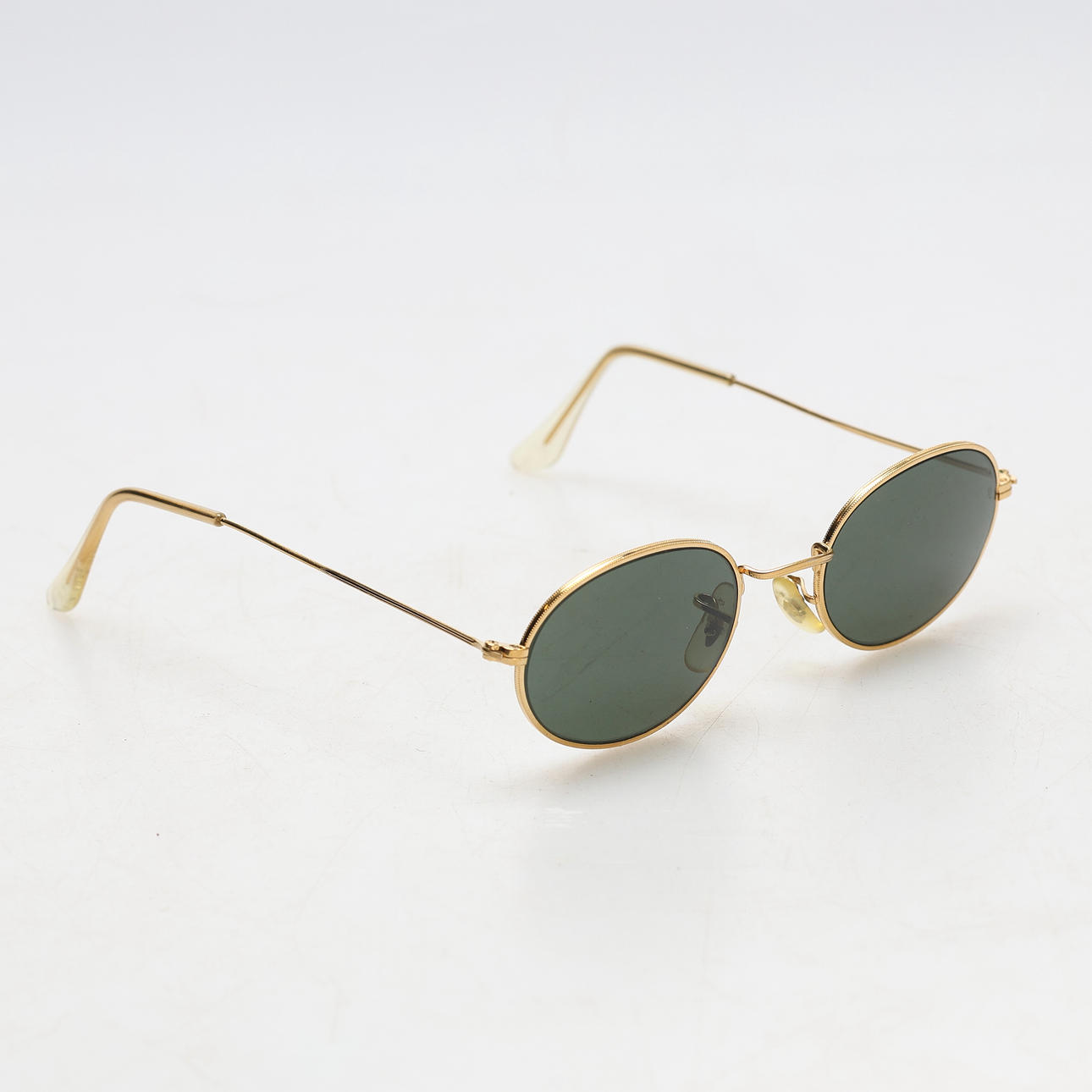SOLGLASÖGON, Ray-Ban, Bausch & Lomb.