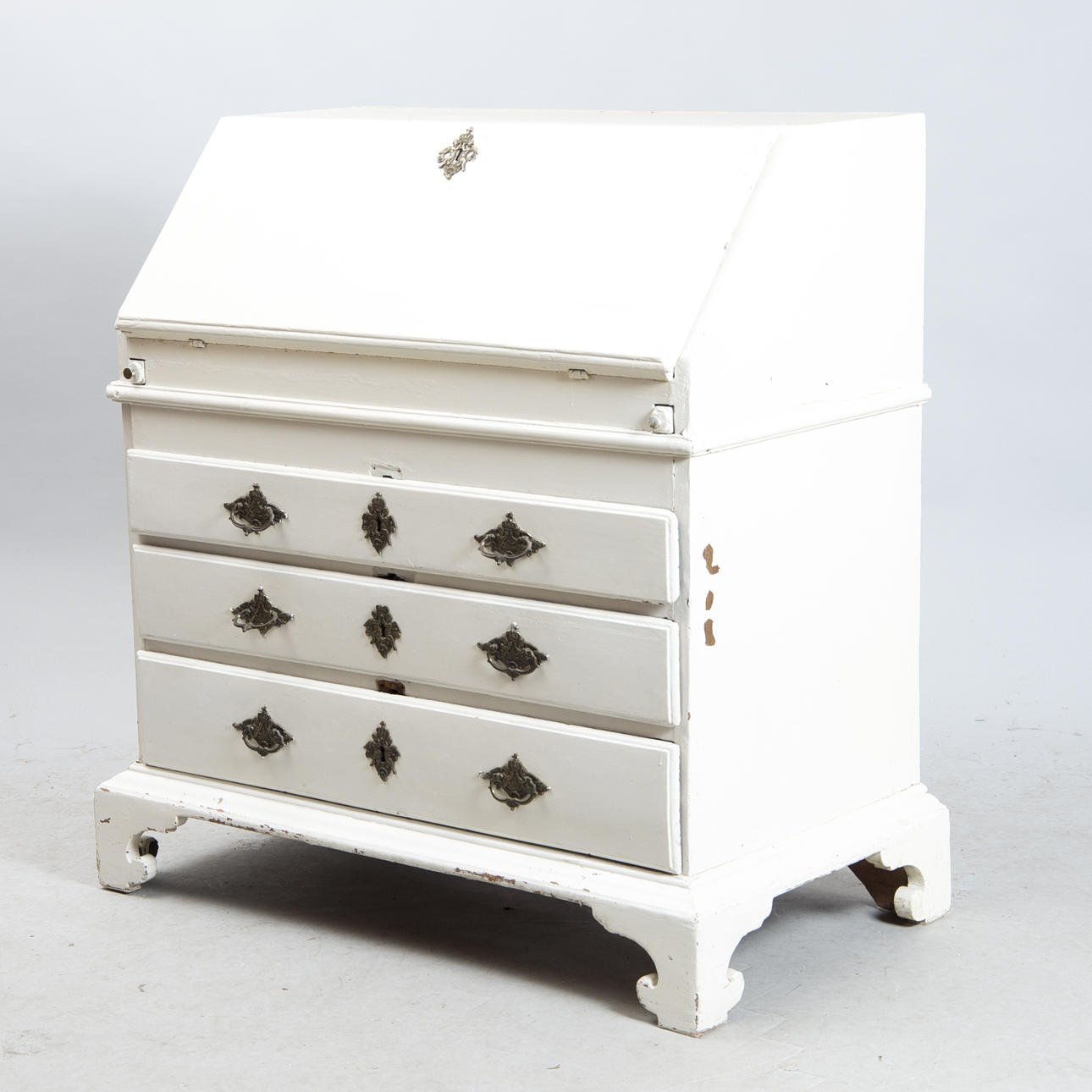 SNEDKLAFFSEKRETÄR, vitmålad, 1800-tal.