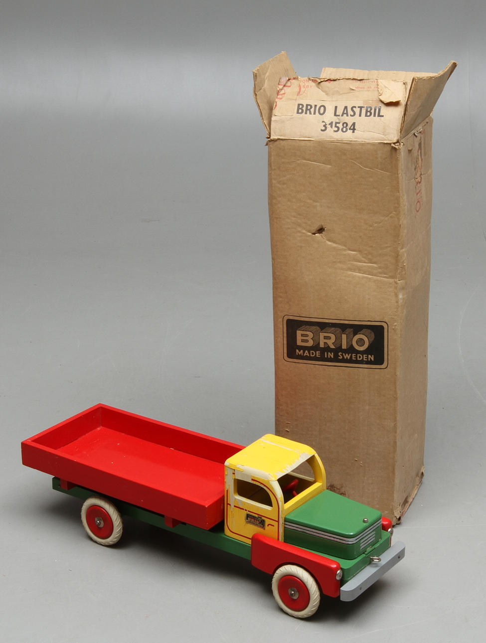 BRIO LASTBIL 31584 med tippfunktion i originalkartong.