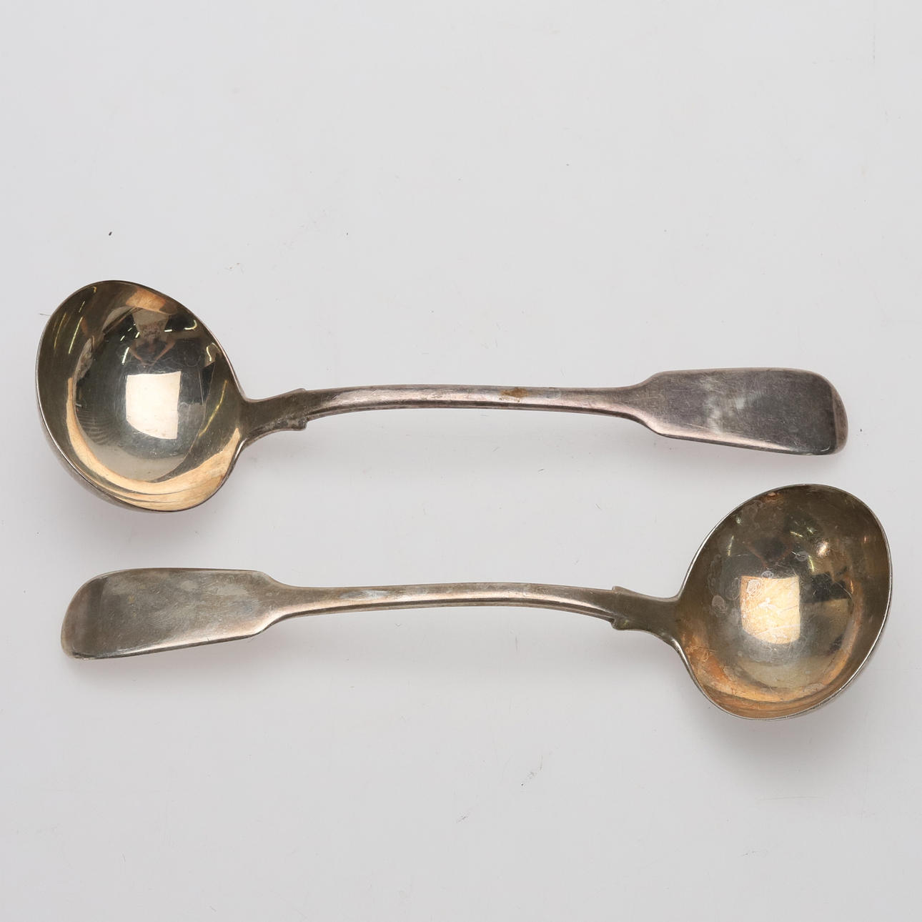 Såsslevar, 2 st, silver, London, 118 gram.