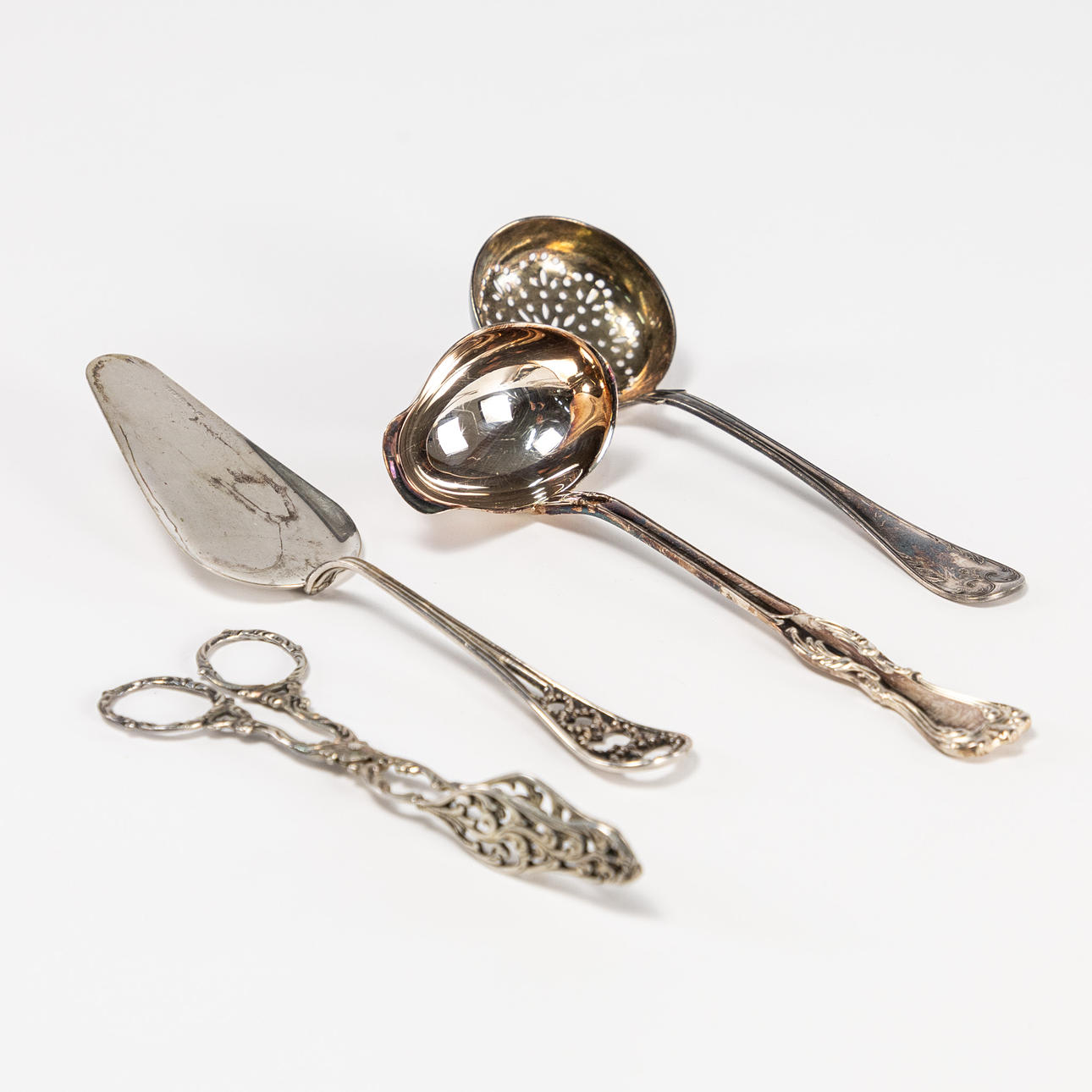 SERVERINGSBESTICK. 4 delar, silver.