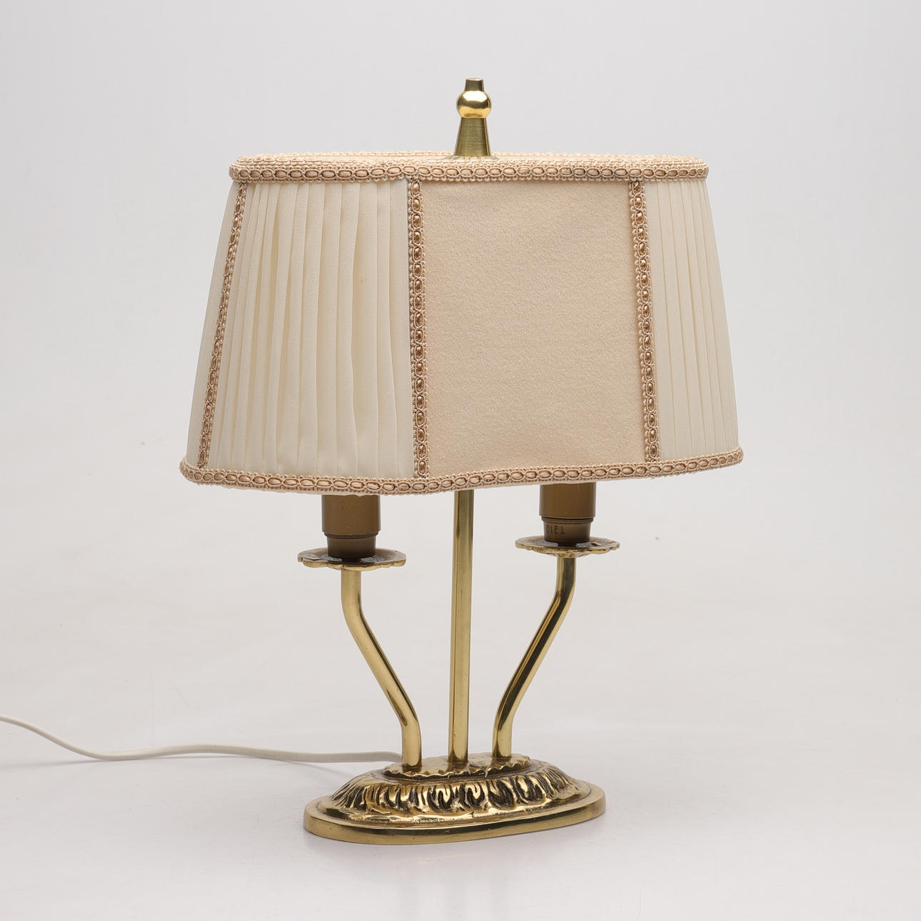 BORDSLAMPA, mässing, ABEA, 1900-tal.