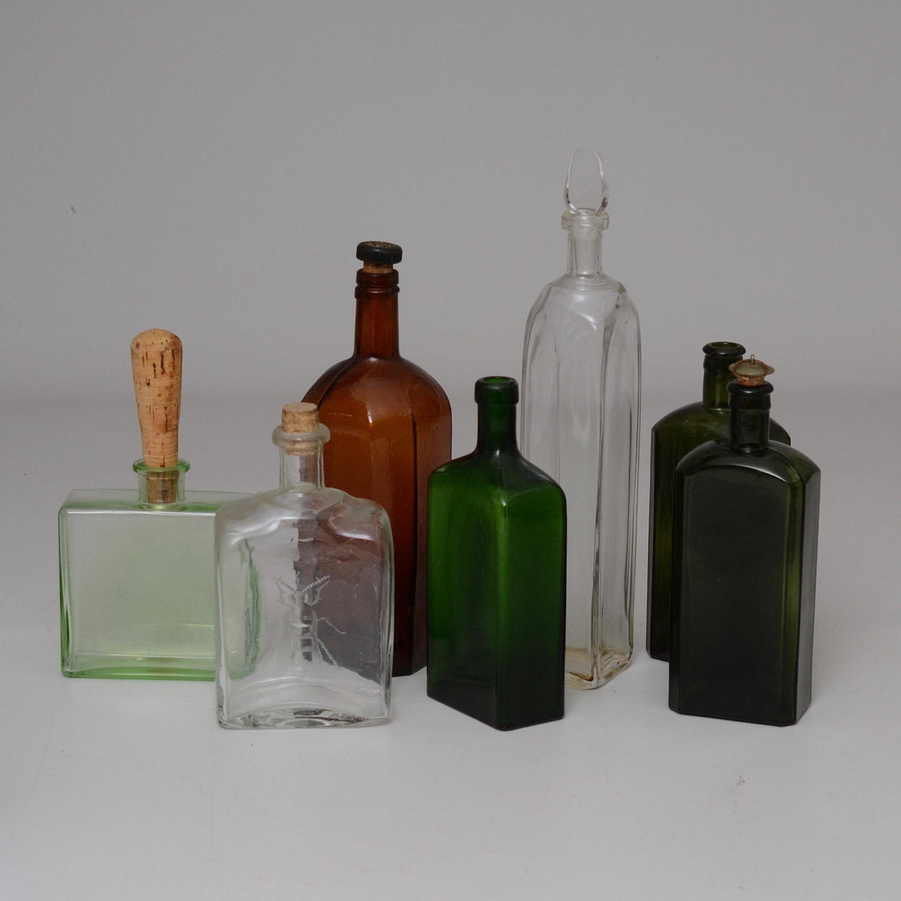 BRUKSGLAS, flaskor parti antika äldre.
