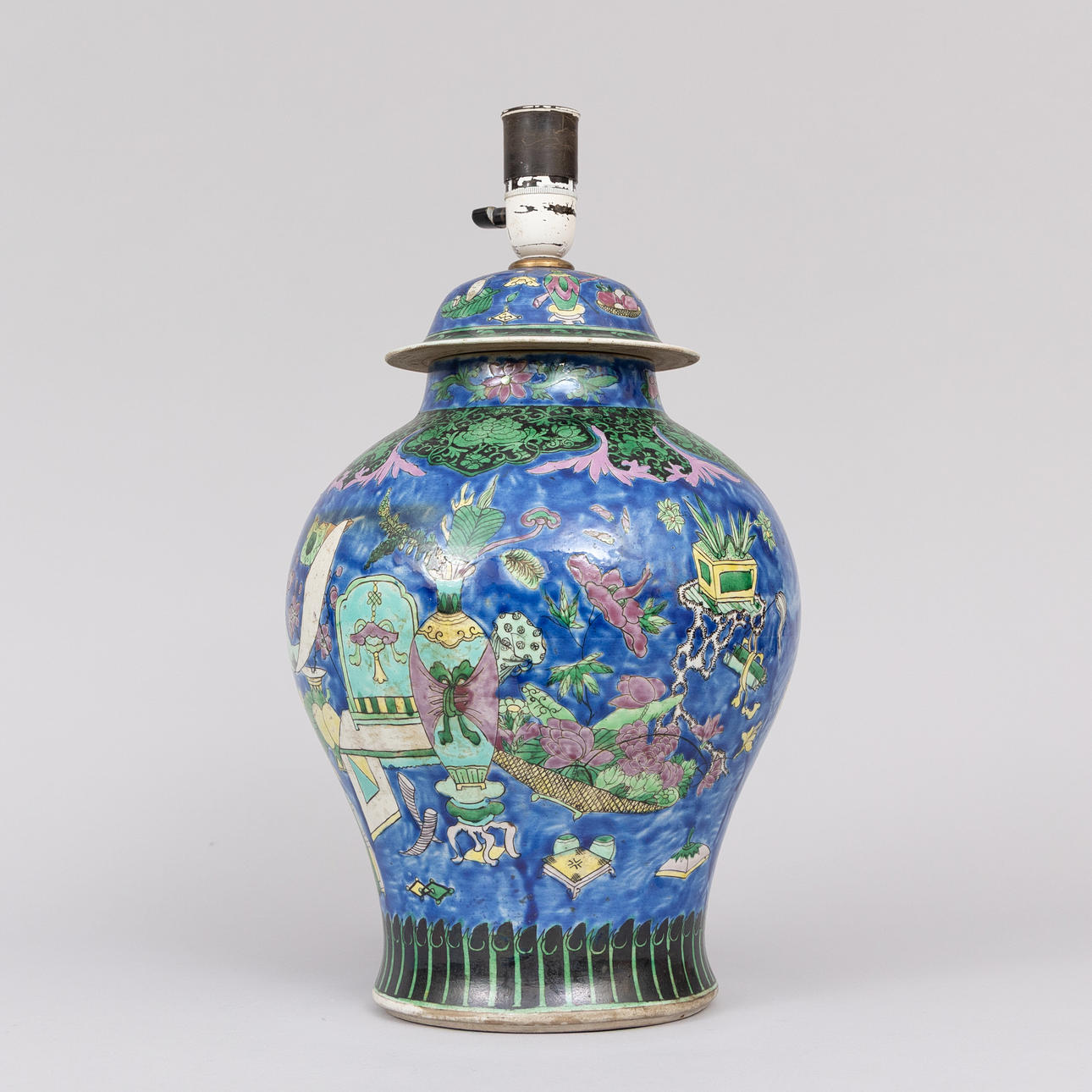 LAMPFOT, porslin, Kina 1900-tal.