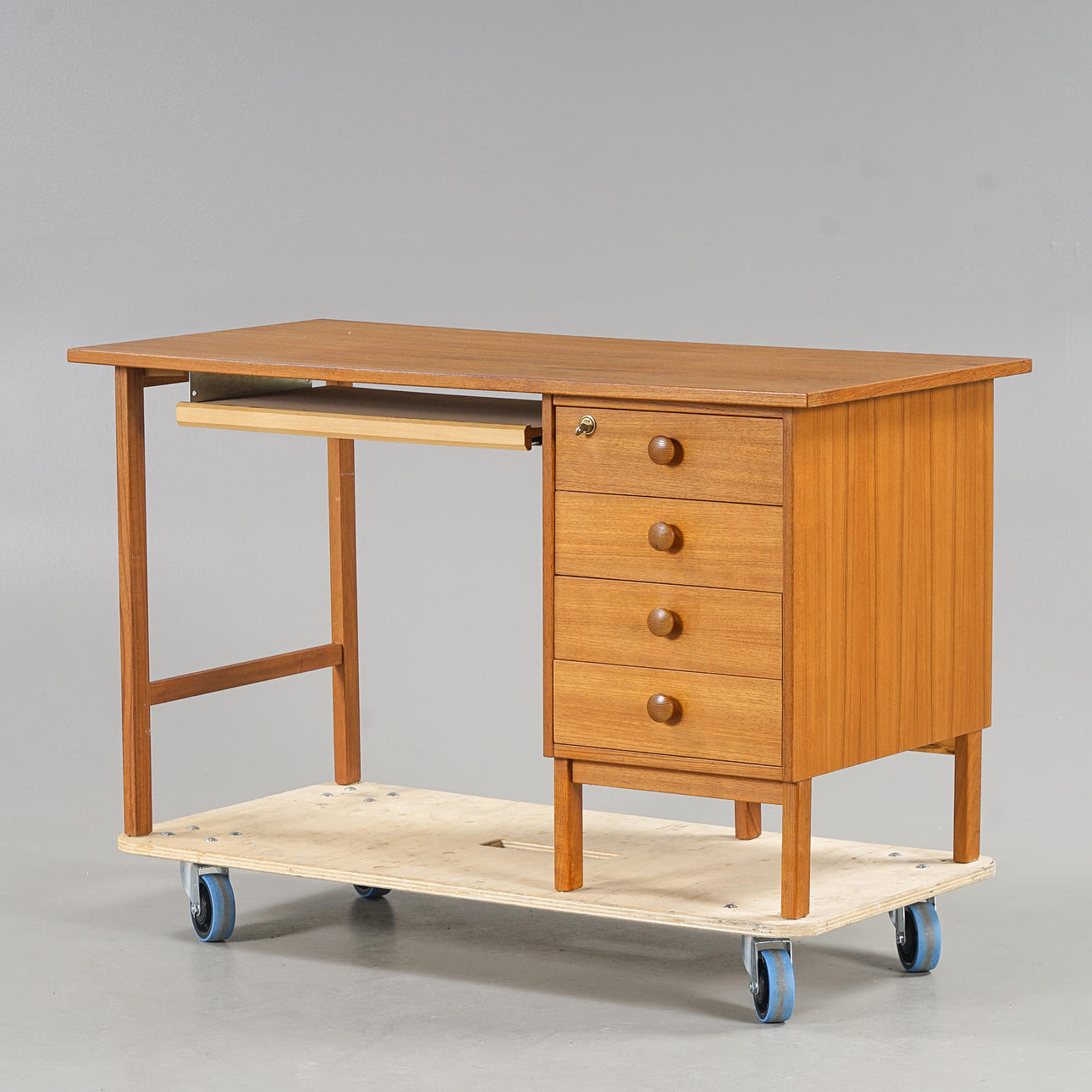 SKRIVBORD, teak, 1960-tal.