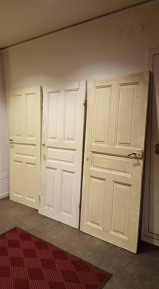 SPEGELDÖRRAR, 3 st, inomhus.