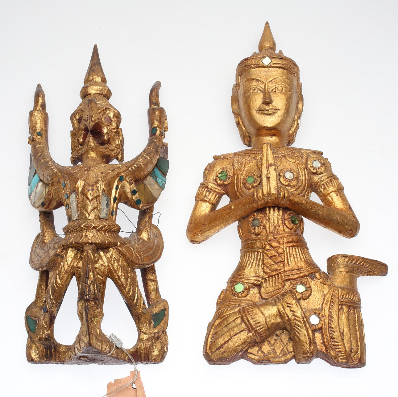 SKULPTURER, 2 st, skuret trä, sannolikt Thailand, 1900-/2000-tal.