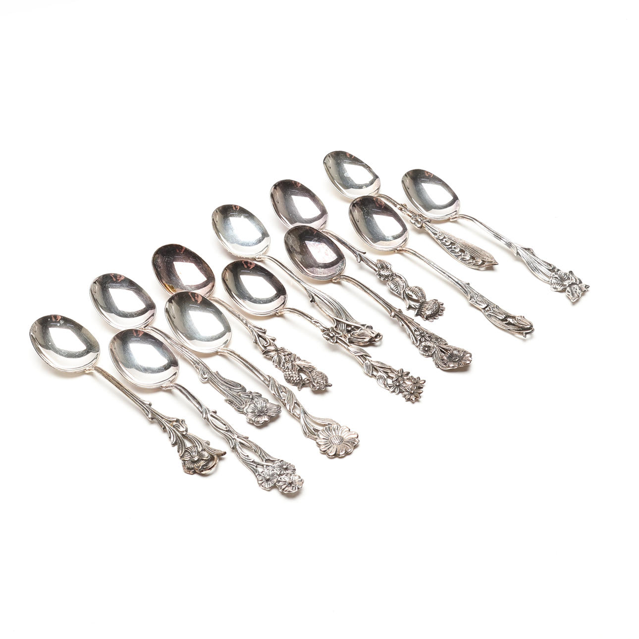 MOCKASKEDAR, 12 st, silver, vikt ca 141 g.