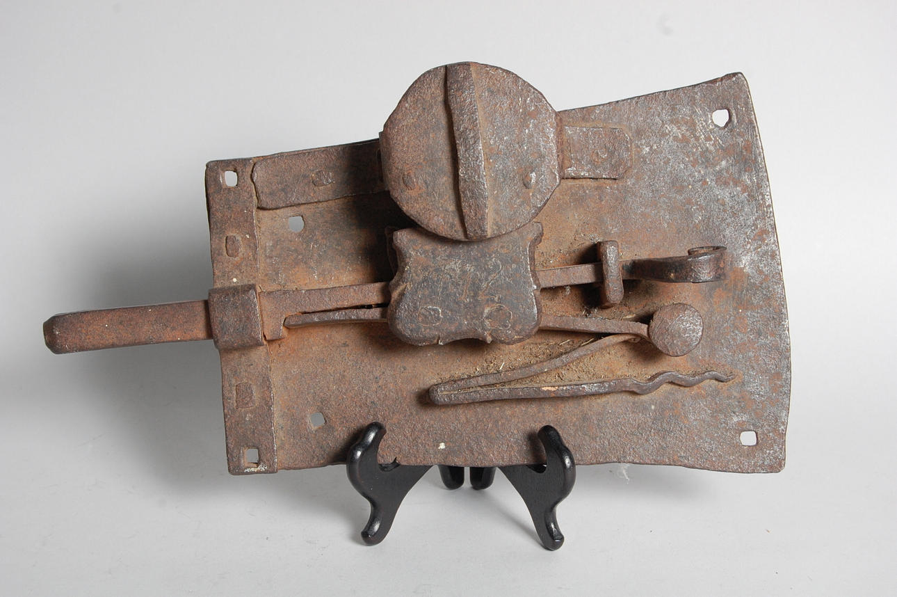 PORTLÅS, smide, barock, daterat 1712.