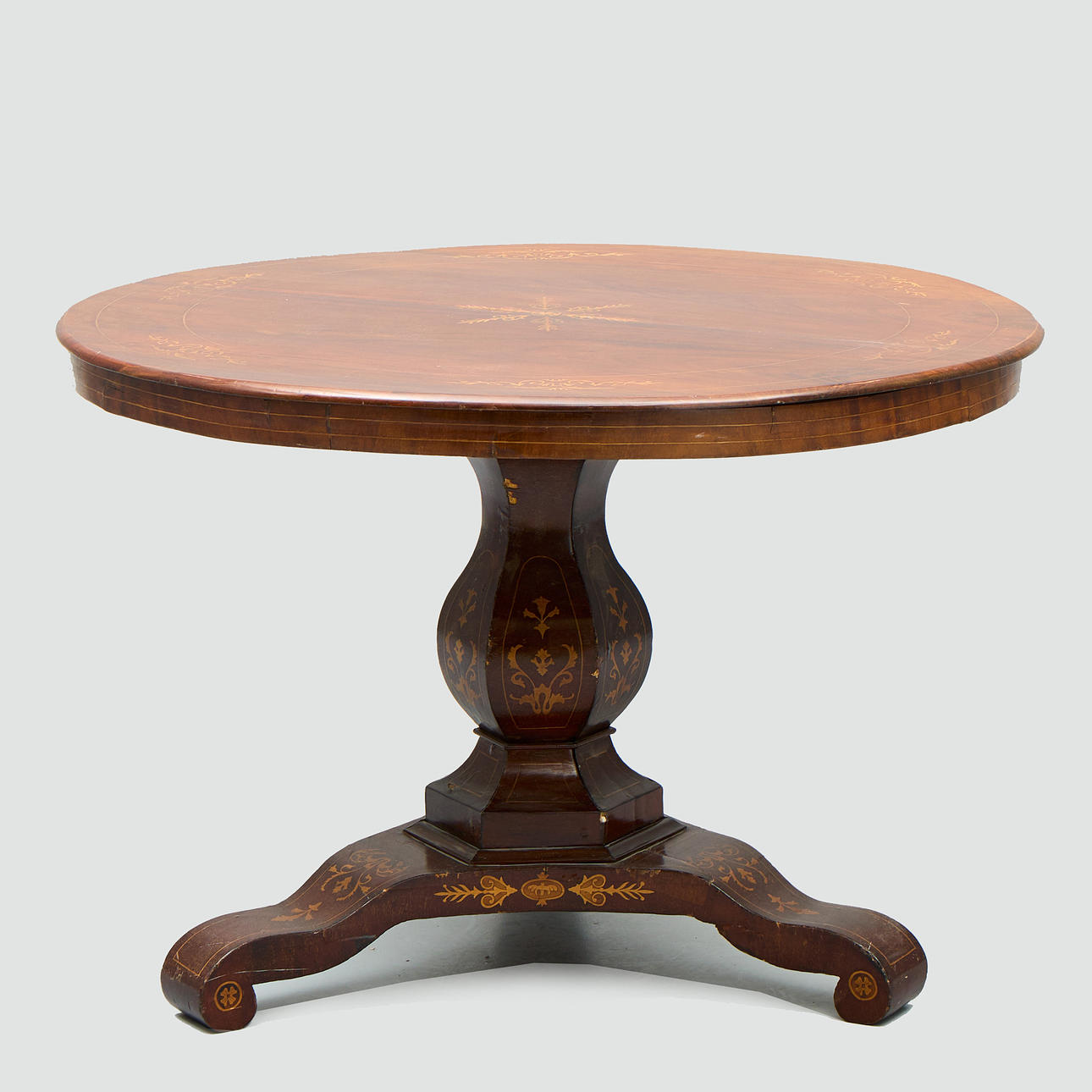 BORD. Senempire, 1830/40-tal.