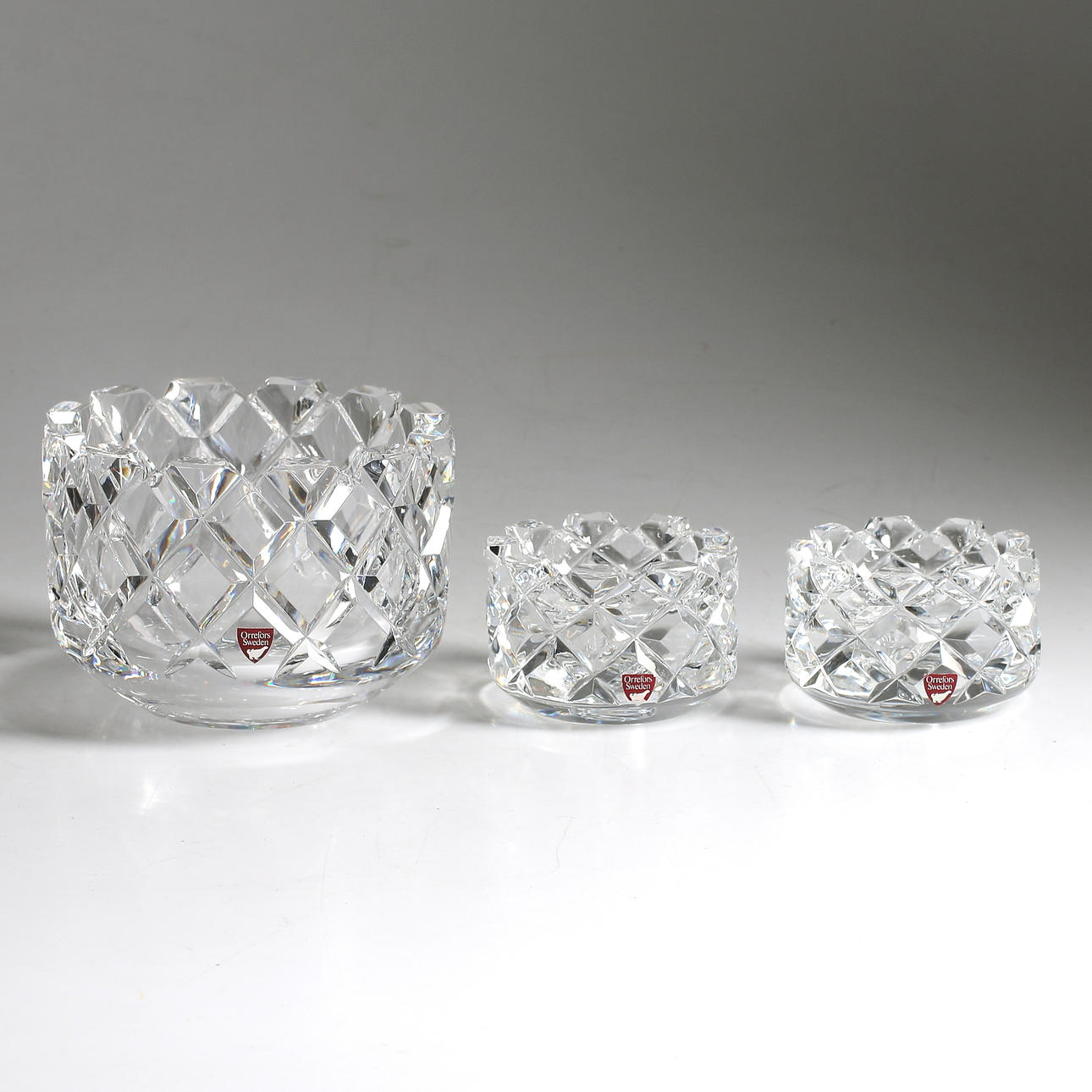 SKÅL och LJUSSTAKAR, 3 delar, glas. "Sofiero", Gunnar Cyren, Orrefors.