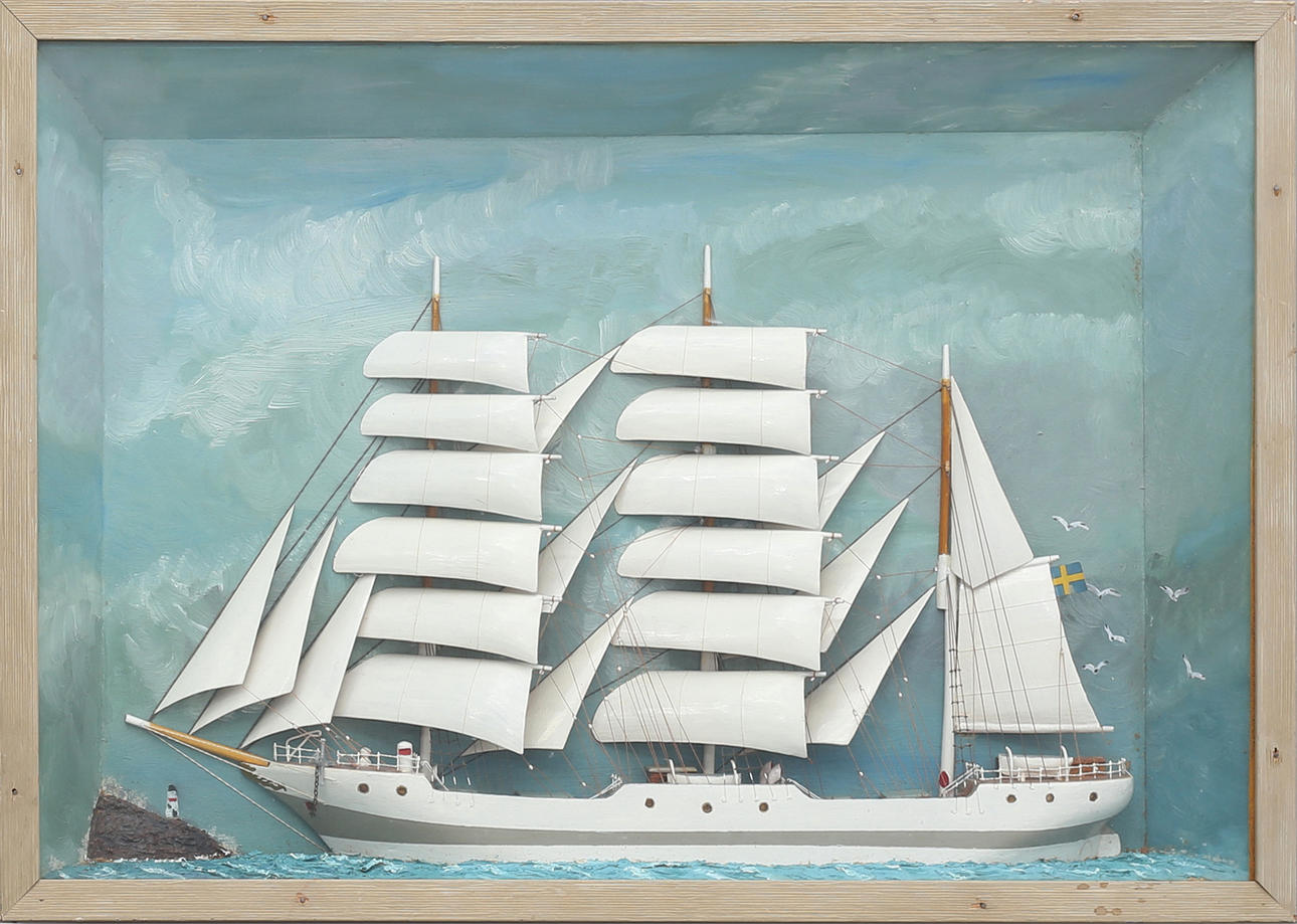 DIORAMA, segelfartyg i halvmodell, 1900-tal.