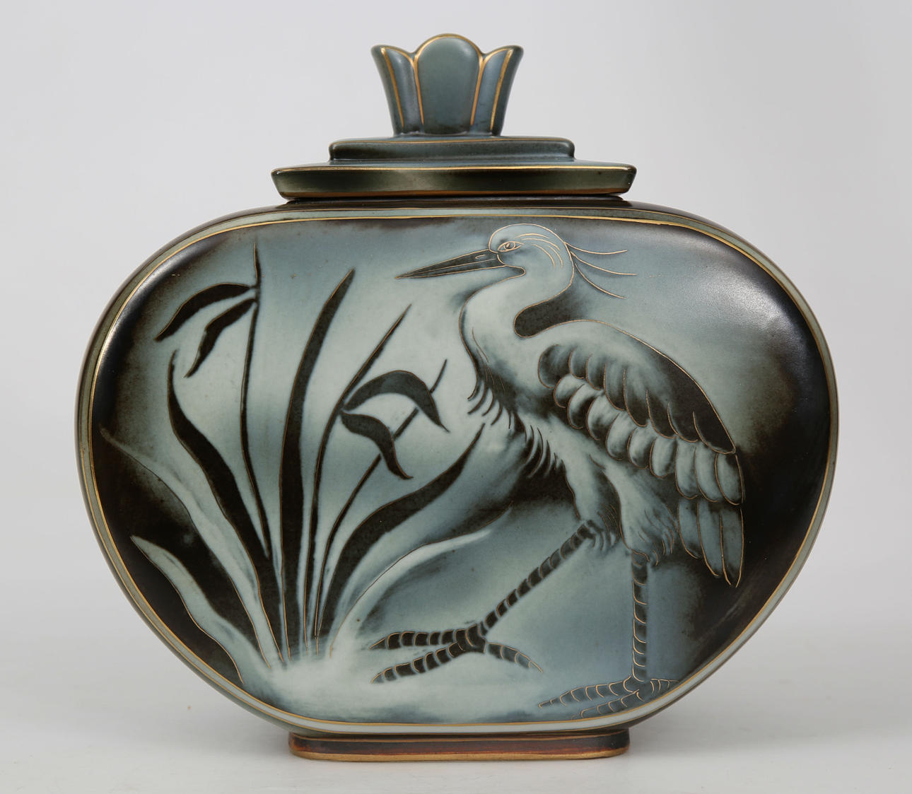 GUNNAR NYLUND. Urna med lock, stengods, "Flambé", Röstrand.