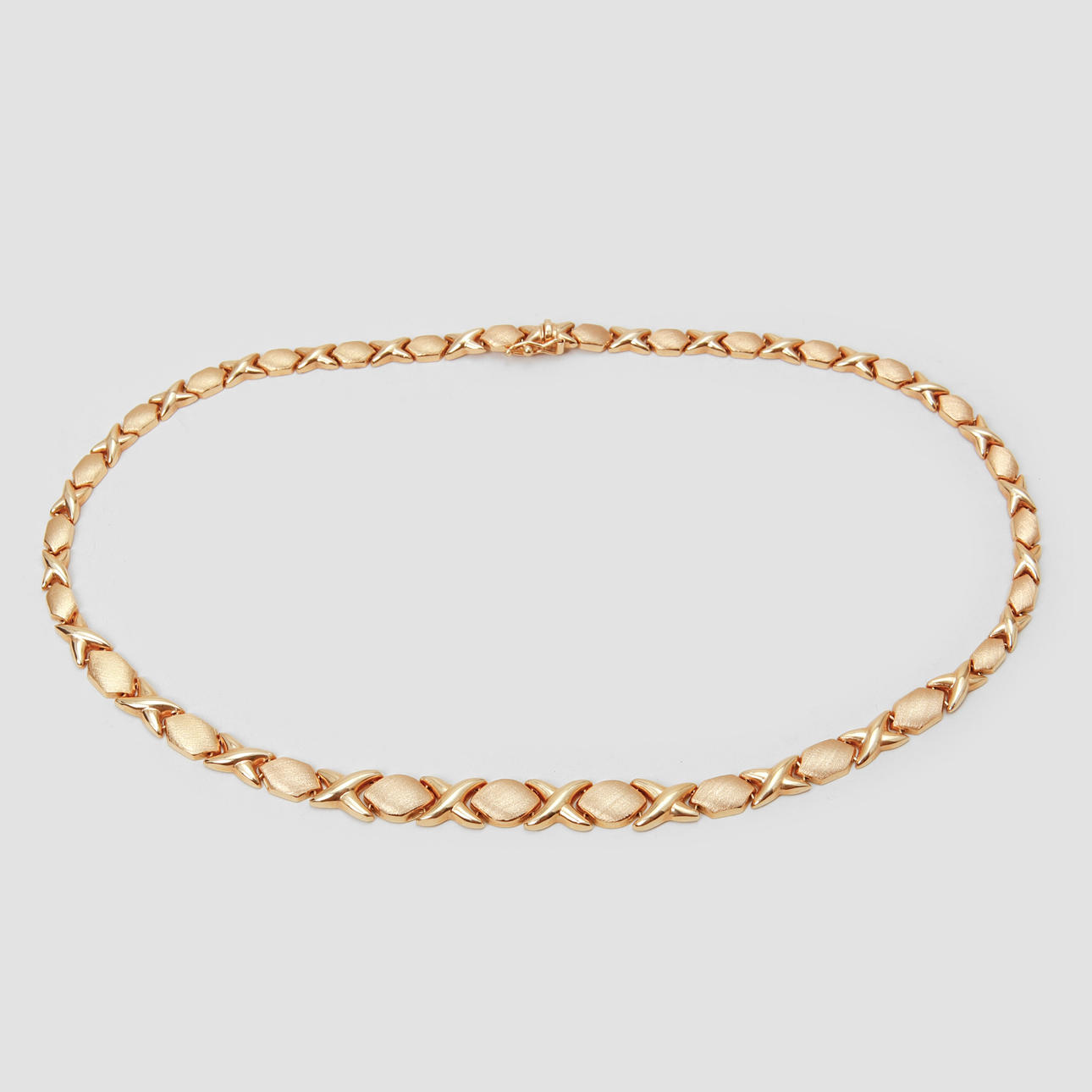 COLLIER, 18k guld. Vikt ca 27,0 g.