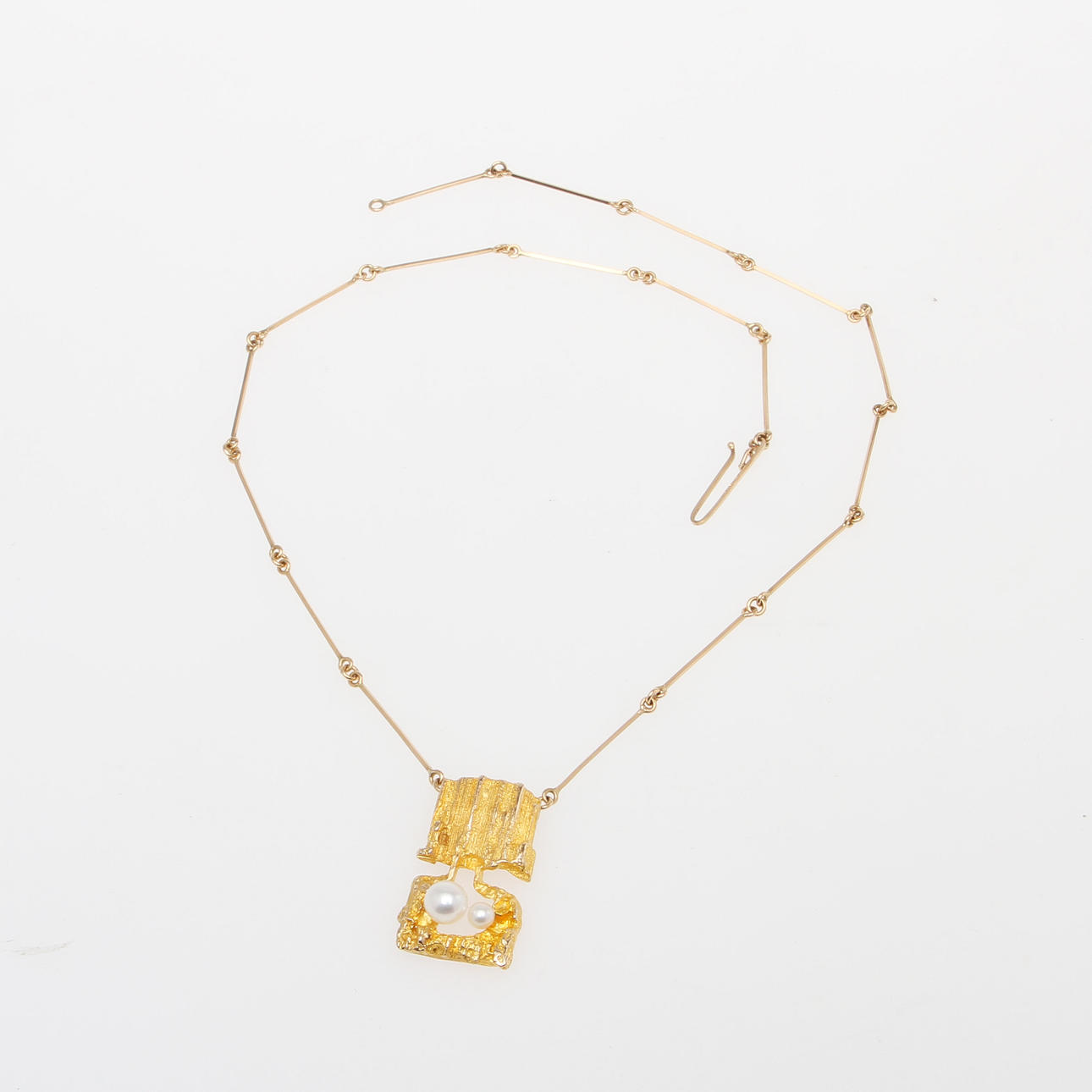 COLLIER, 14k guld med två pärlor, Björn Weckström för Lapponia. Vikt ca 10,2 gram.